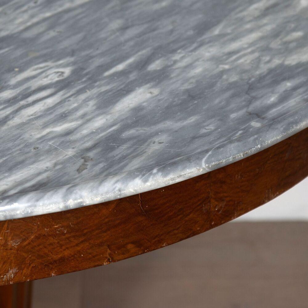 Mesa redonda de mármol francesa del siglo XIX en venta 1