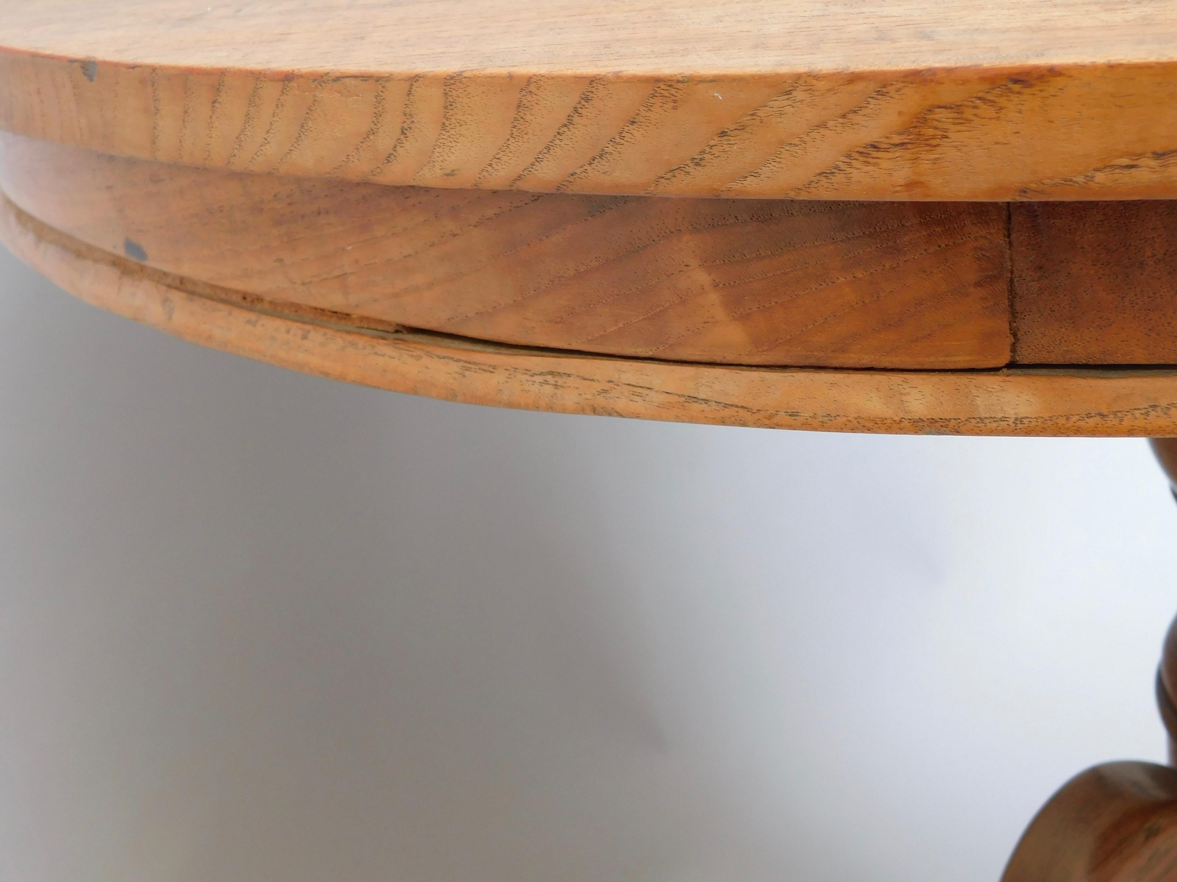 19th Century French Round Pedestal Table of Solid Cherry For Sale 4