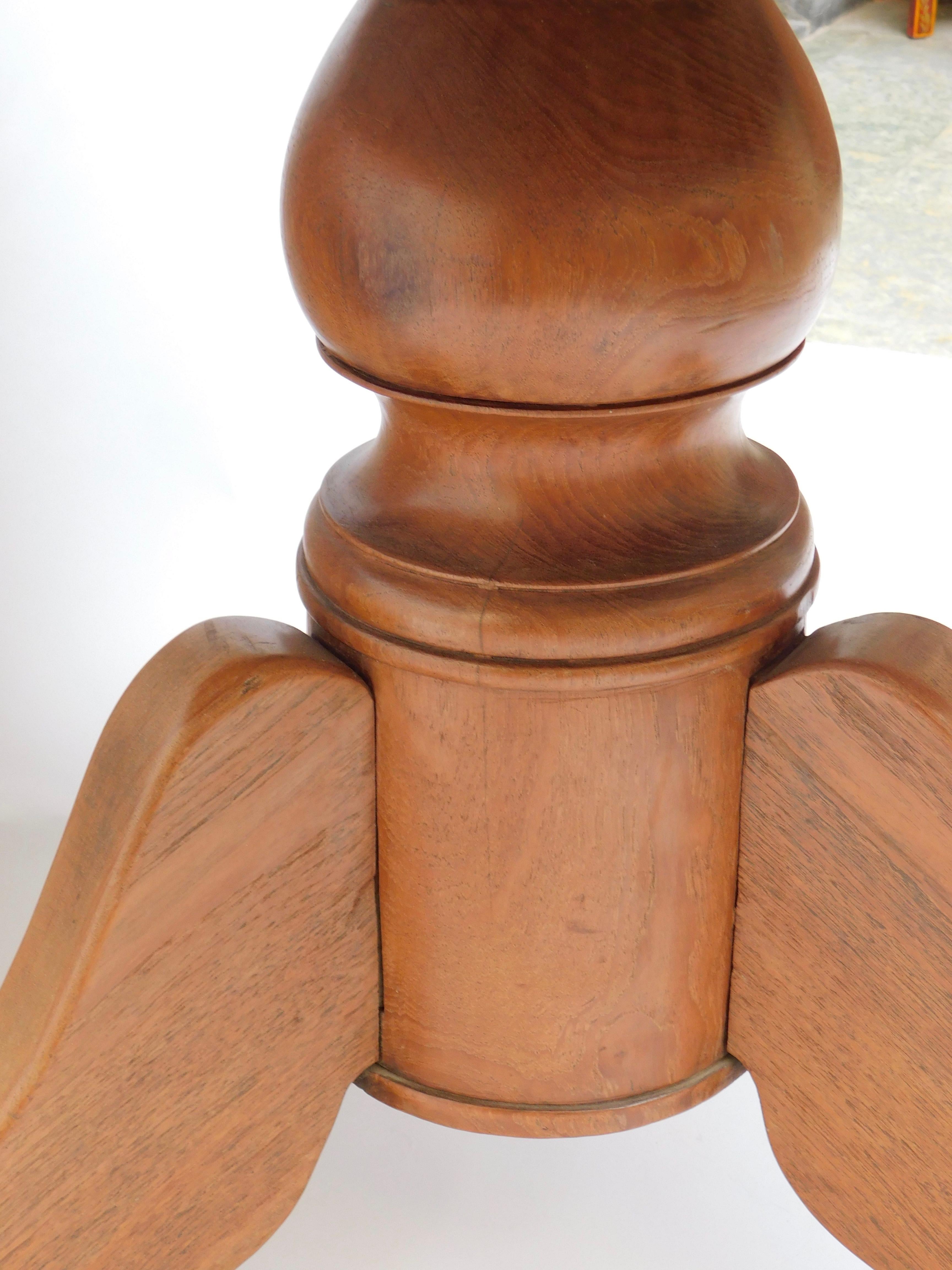 19th Century French Round Pedestal Table of Solid Cherry For Sale 5