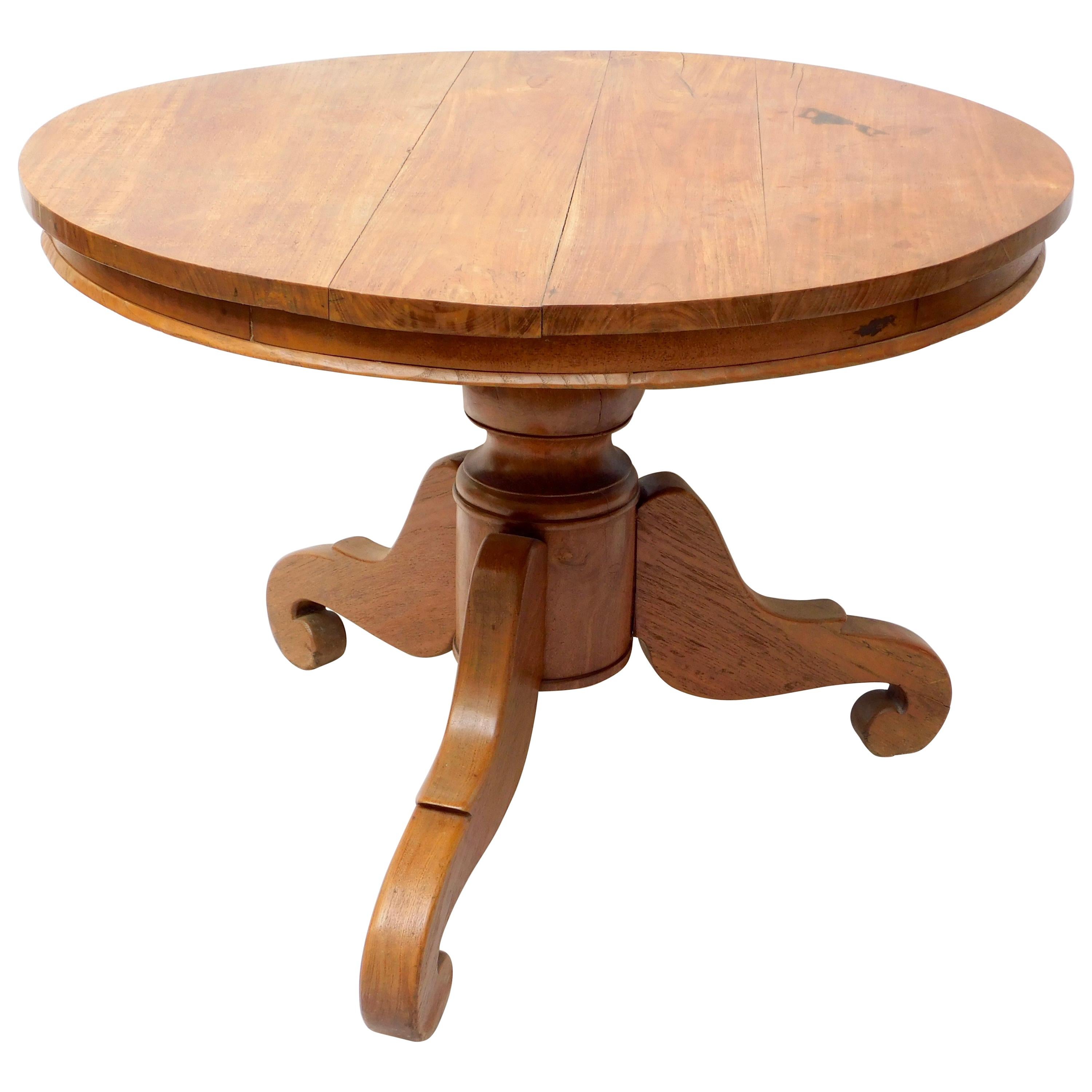 19th Century French Round Pedestal Table of Solid Cherry For Sale