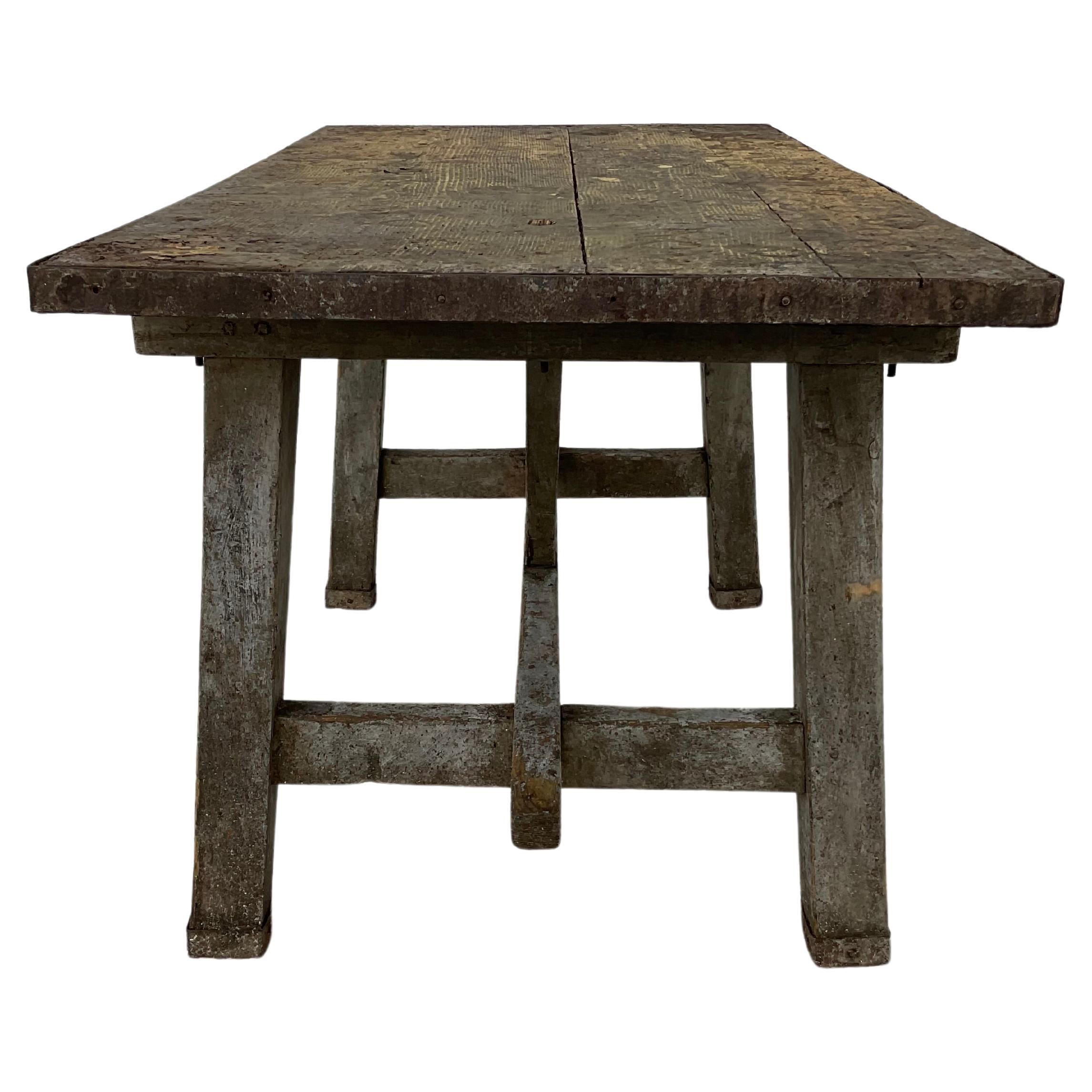 Französischer rustikaler industrieller Ess- oder Schreibtisch oder Schreibtisch aus dem 19. Jahrhundert im Zustand „Gut“ im Angebot in Bradenton, FL