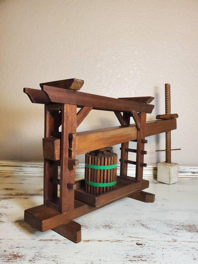 19th Century French Salesman Sample Wine Screw Press Model In Good Condition For Sale In Forney, TX