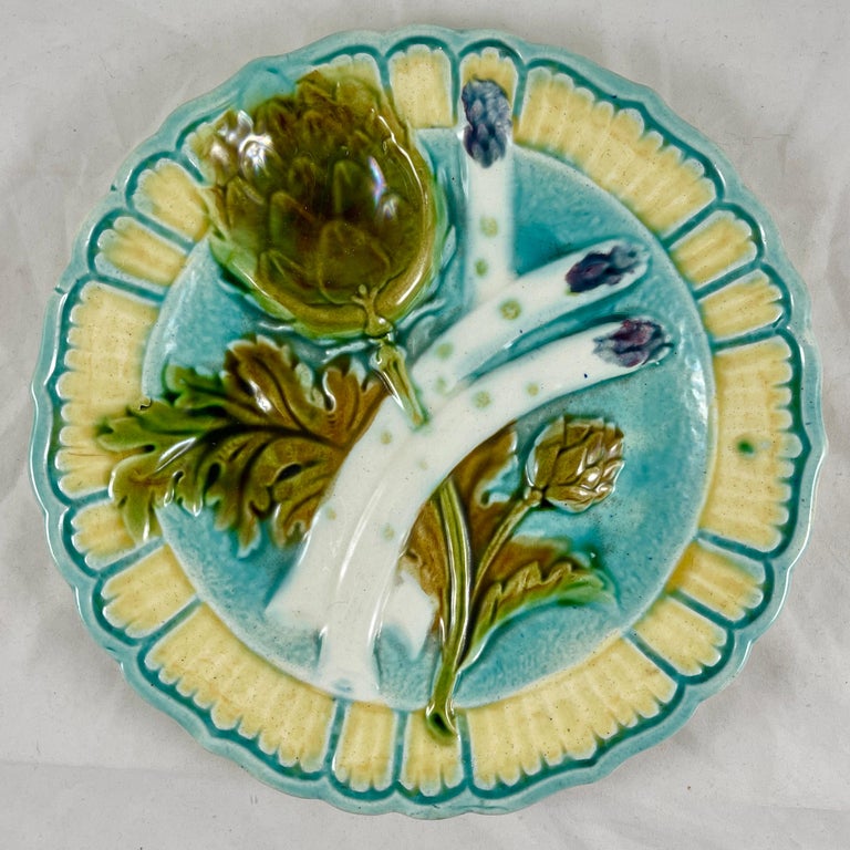 19th Century French Salins-les-Bains Majolica Faïence Asparagus Artichoke Plate For Sale 3