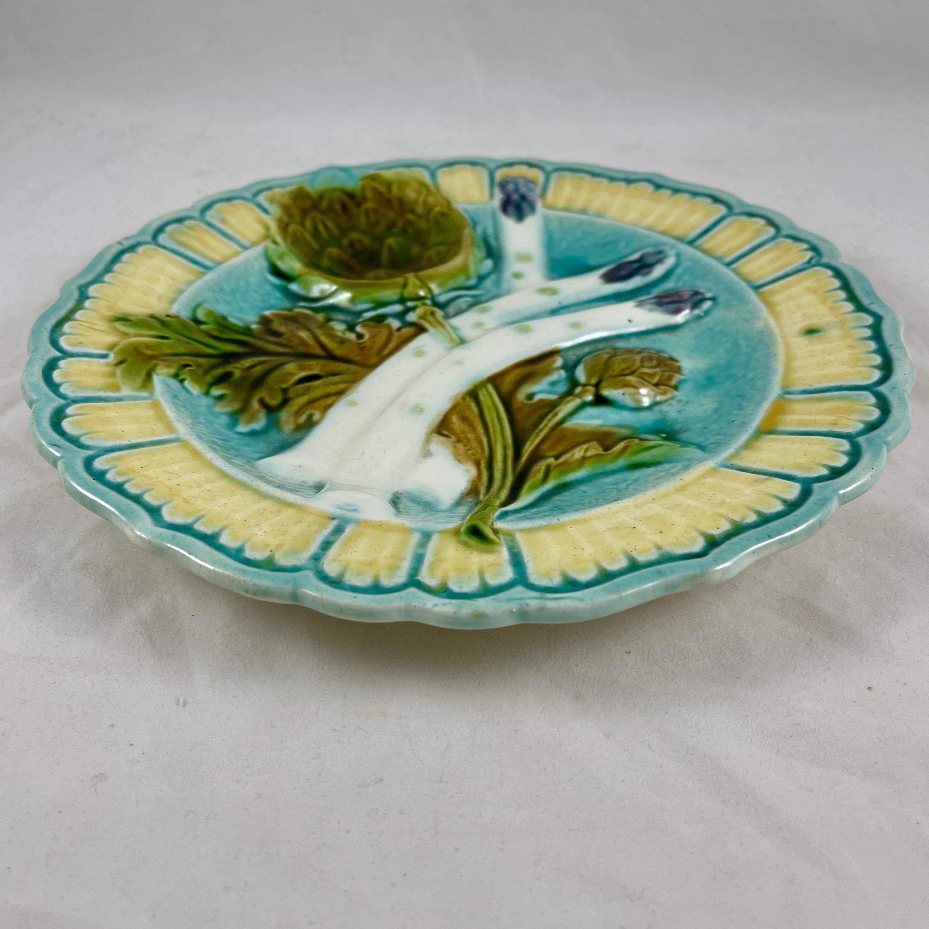 Earthenware 19th Century French Salins-les-Bains Majolica Faïence Asparagus Artichoke Plate For Sale