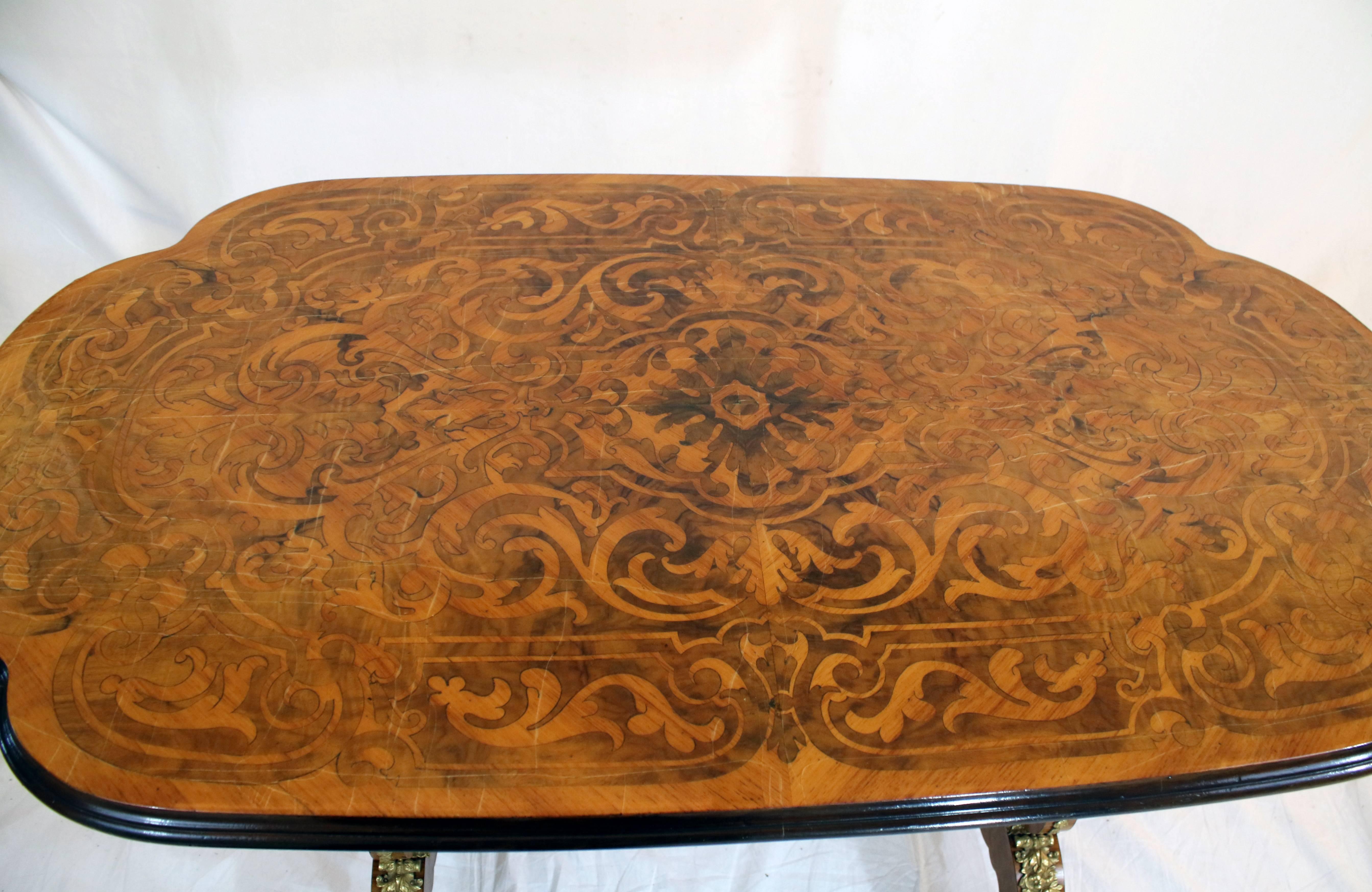 19th Century French Satinwood Marquetry Single Drawer Tea Table For Sale 2