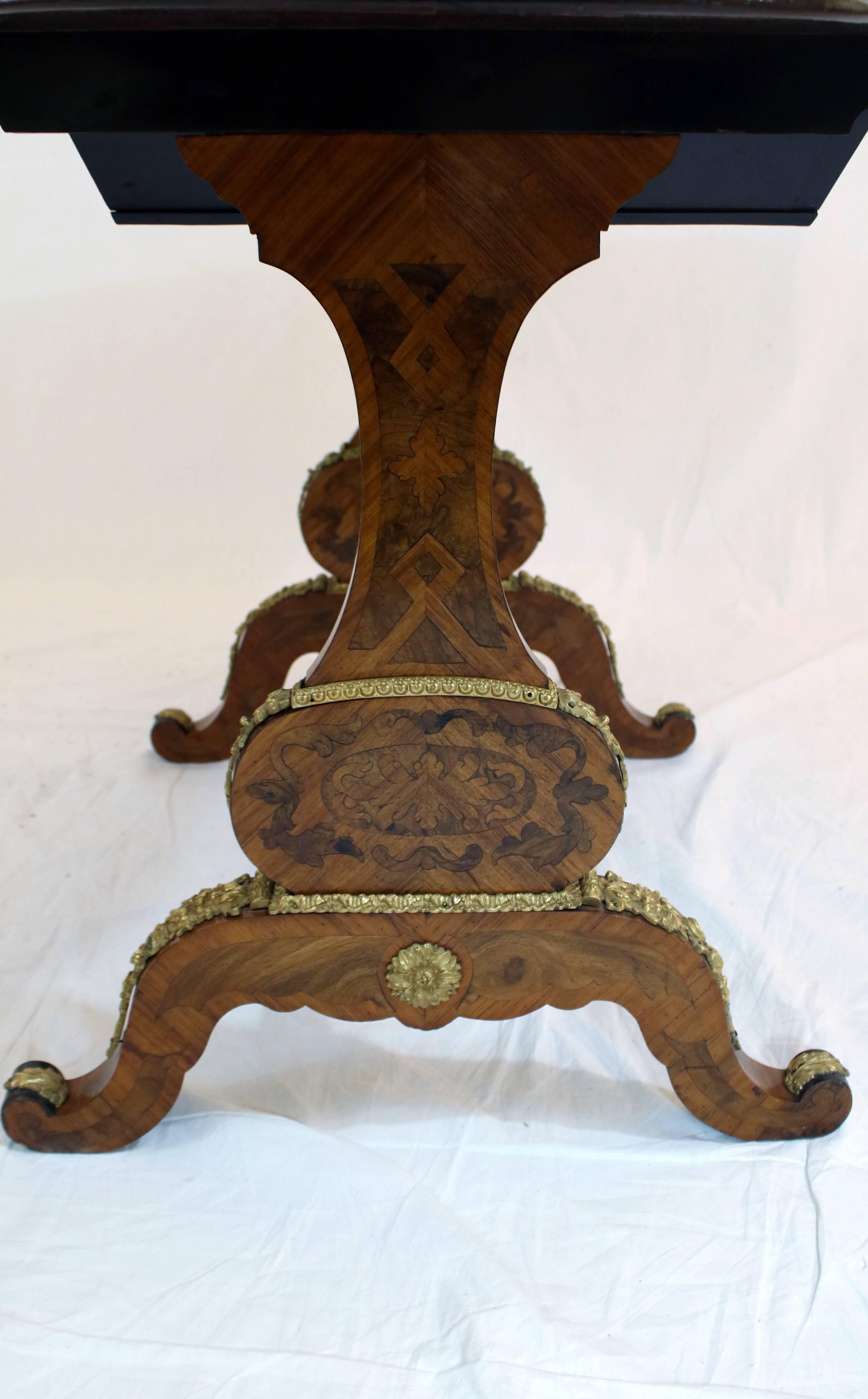 19th Century French Satinwood Marquetry Single Drawer Tea Table For Sale 3