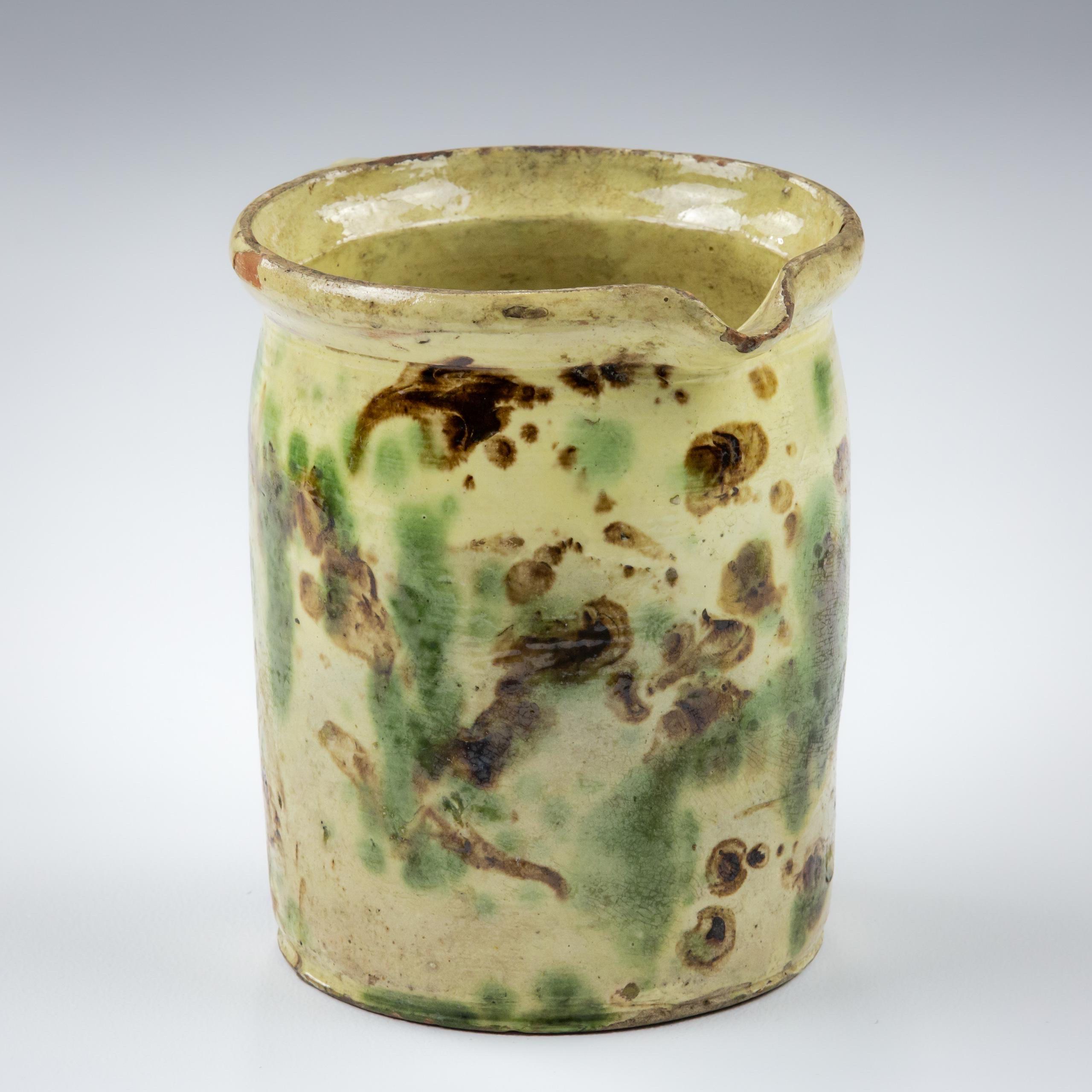 Grande cruche en engobe de marbre tourbillonnant Jaspe ware du 19e siècle. Savoie. France, Circa 1880.