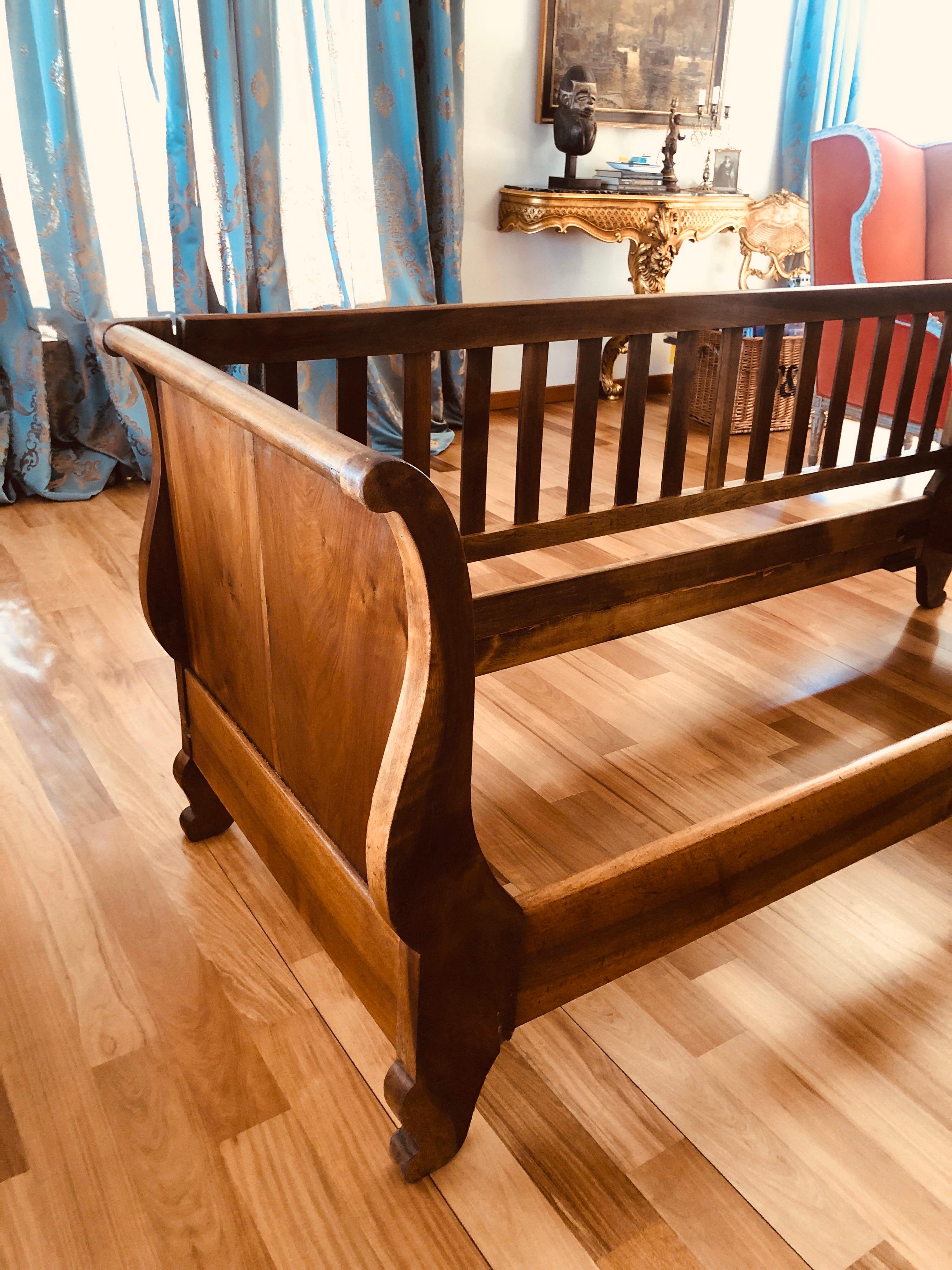 19th Century French Savoyard Hand Carved Walnut Bench Frame In Good Condition For Sale In Sofia, BG