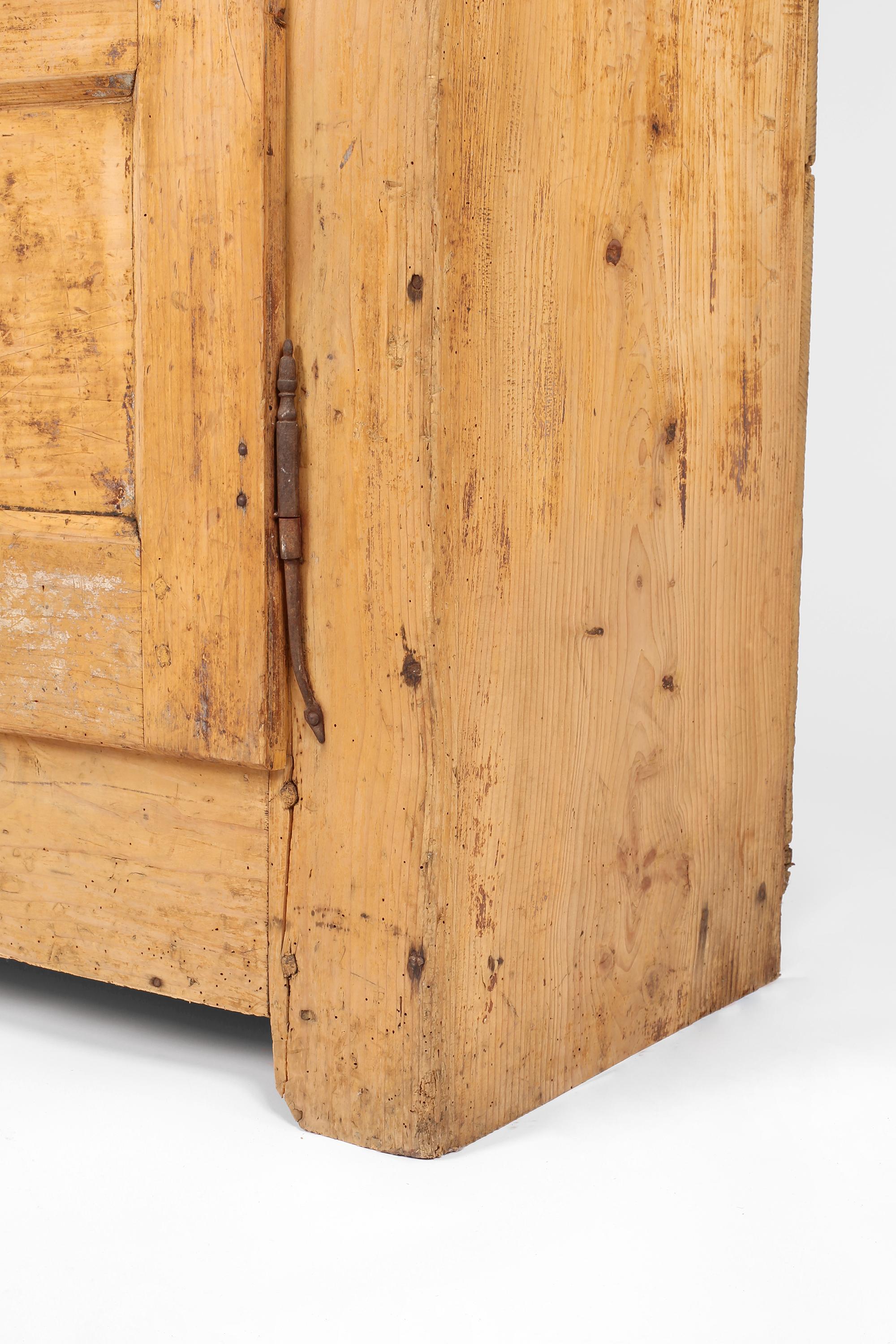 19th Century French Scrubbed Pine Cupboard For Sale 2