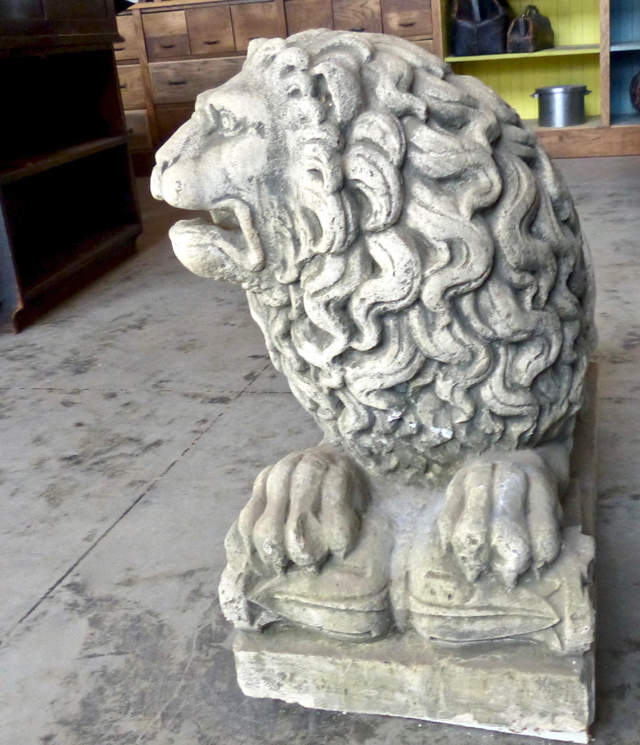 19th Century French Sculpted Limestone Lions In Good Condition In Surrey, BC