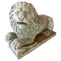 Lions en pierre sculptée française du 19ème siècle