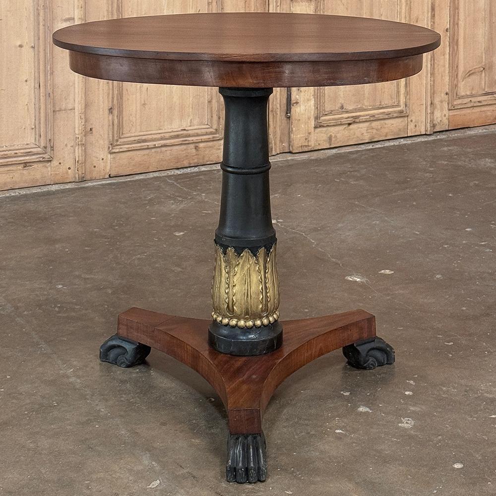 Français Table d'appoint ronde en acajou du Second Empire français du XIXe siècle en vente