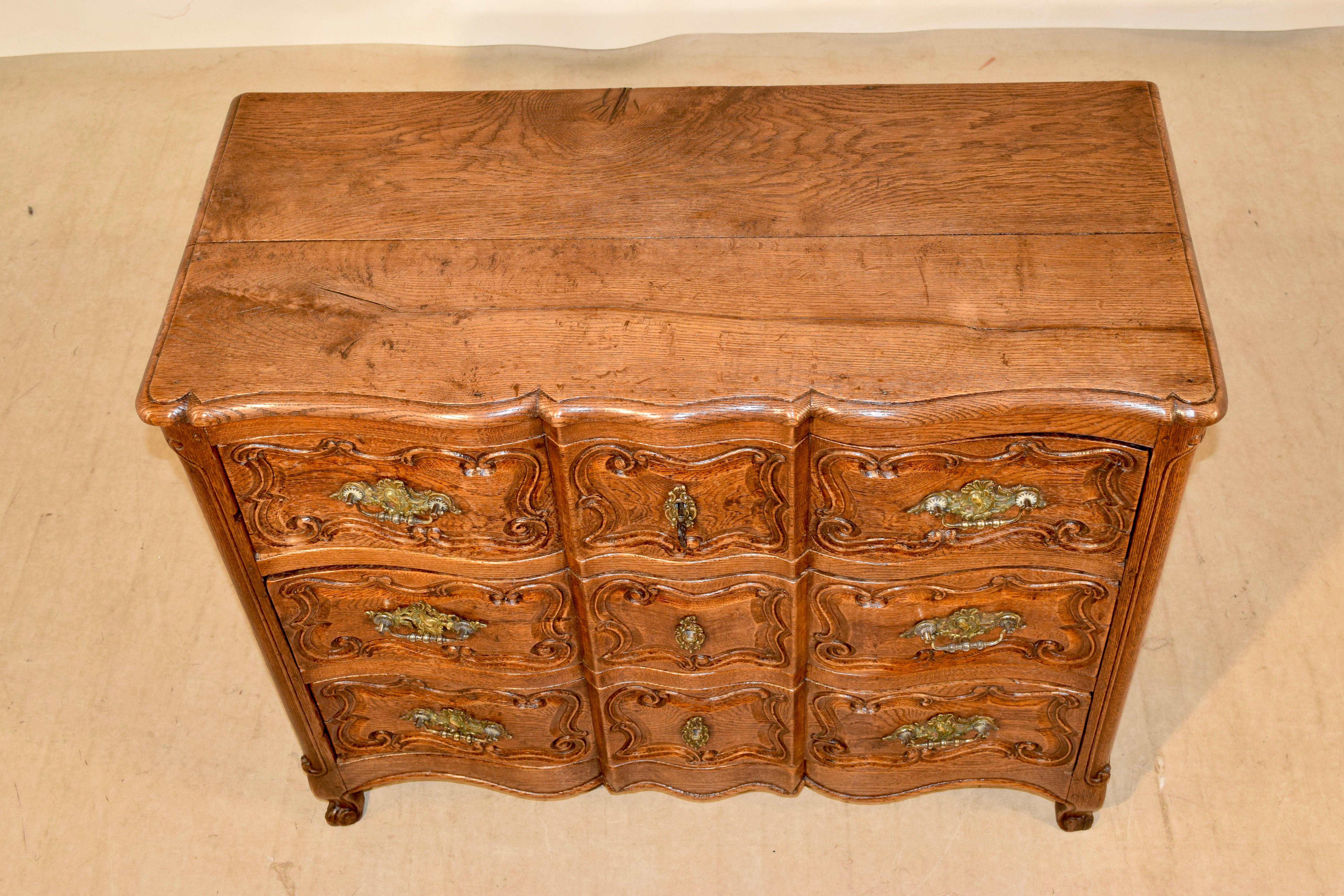 19th Century French Serpentine Chest In Good Condition In High Point, NC