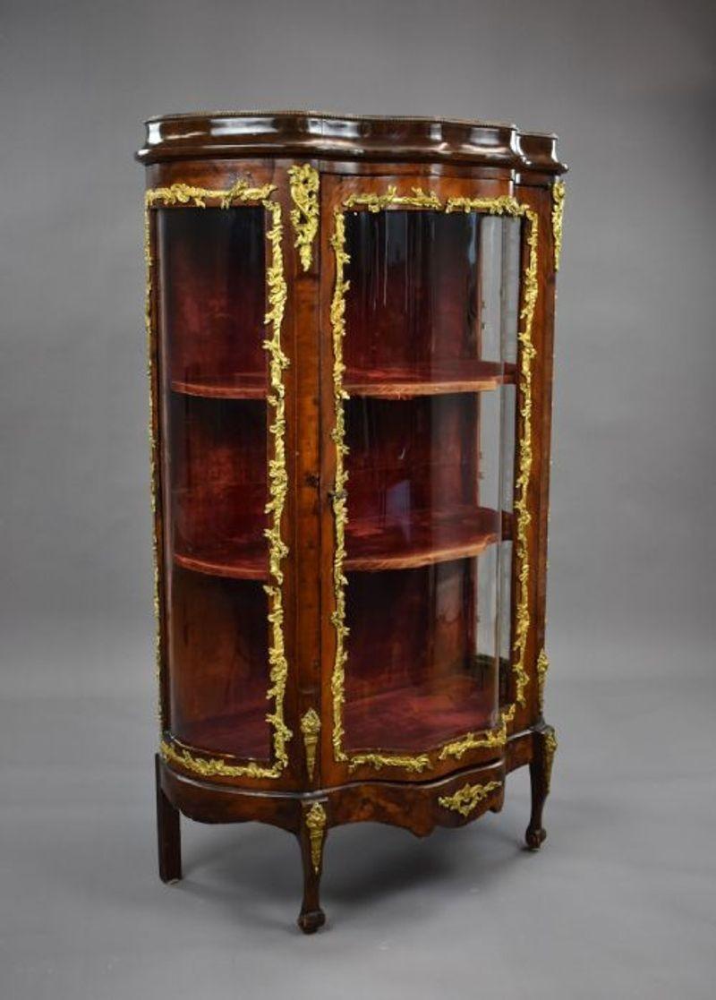 19th Century French Serpentine Vitrine For Sale 2