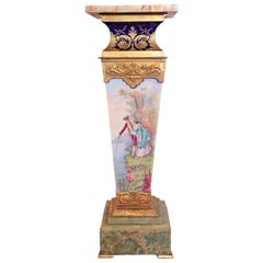 Plateau de service français du 19ème siècle en porcelaine et piédestal en onyx doré