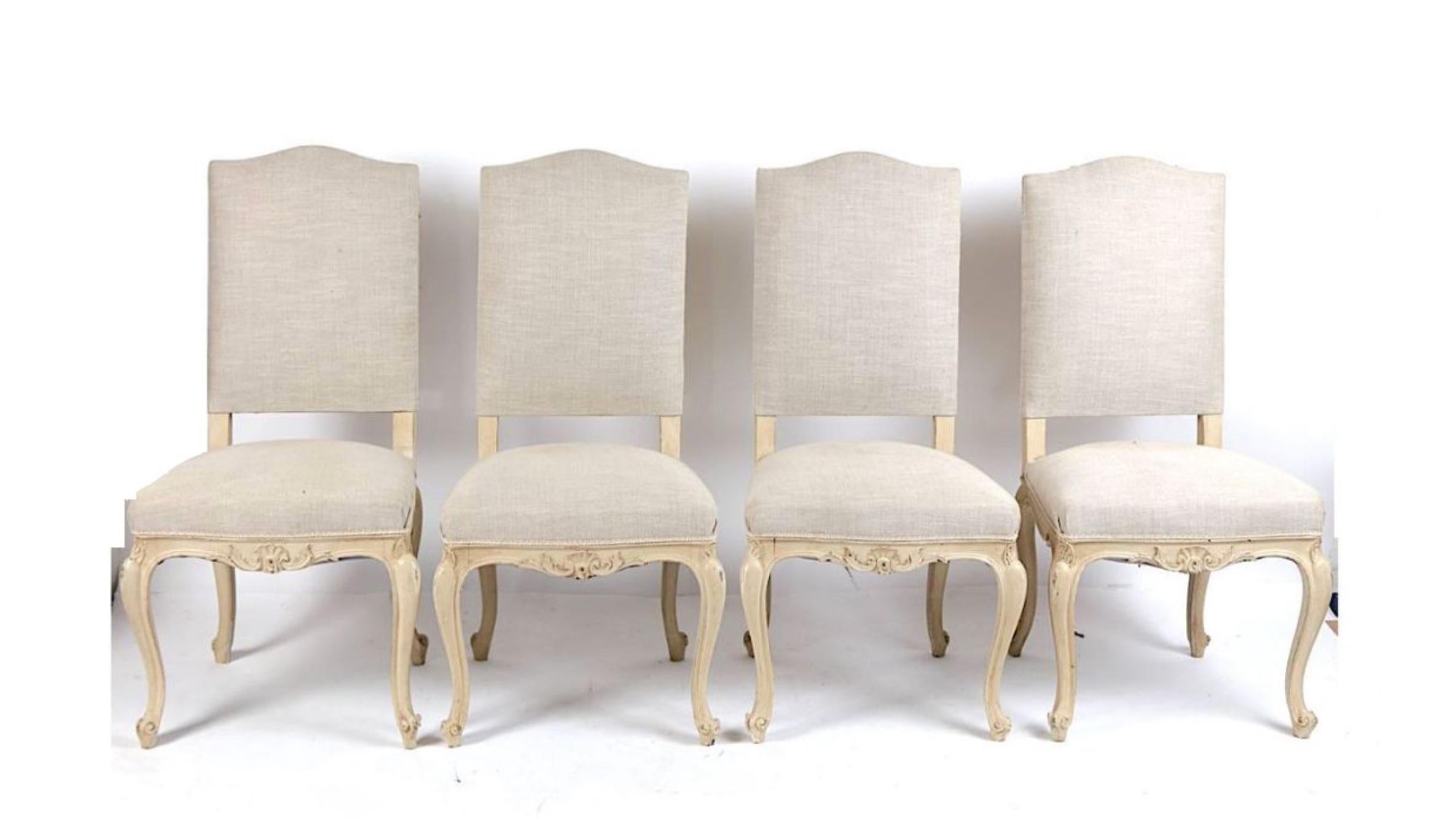 19th Century French Set of Four Hand Carved Chairs in Beige Linen Upholstery In Good Condition In Sofia, BG