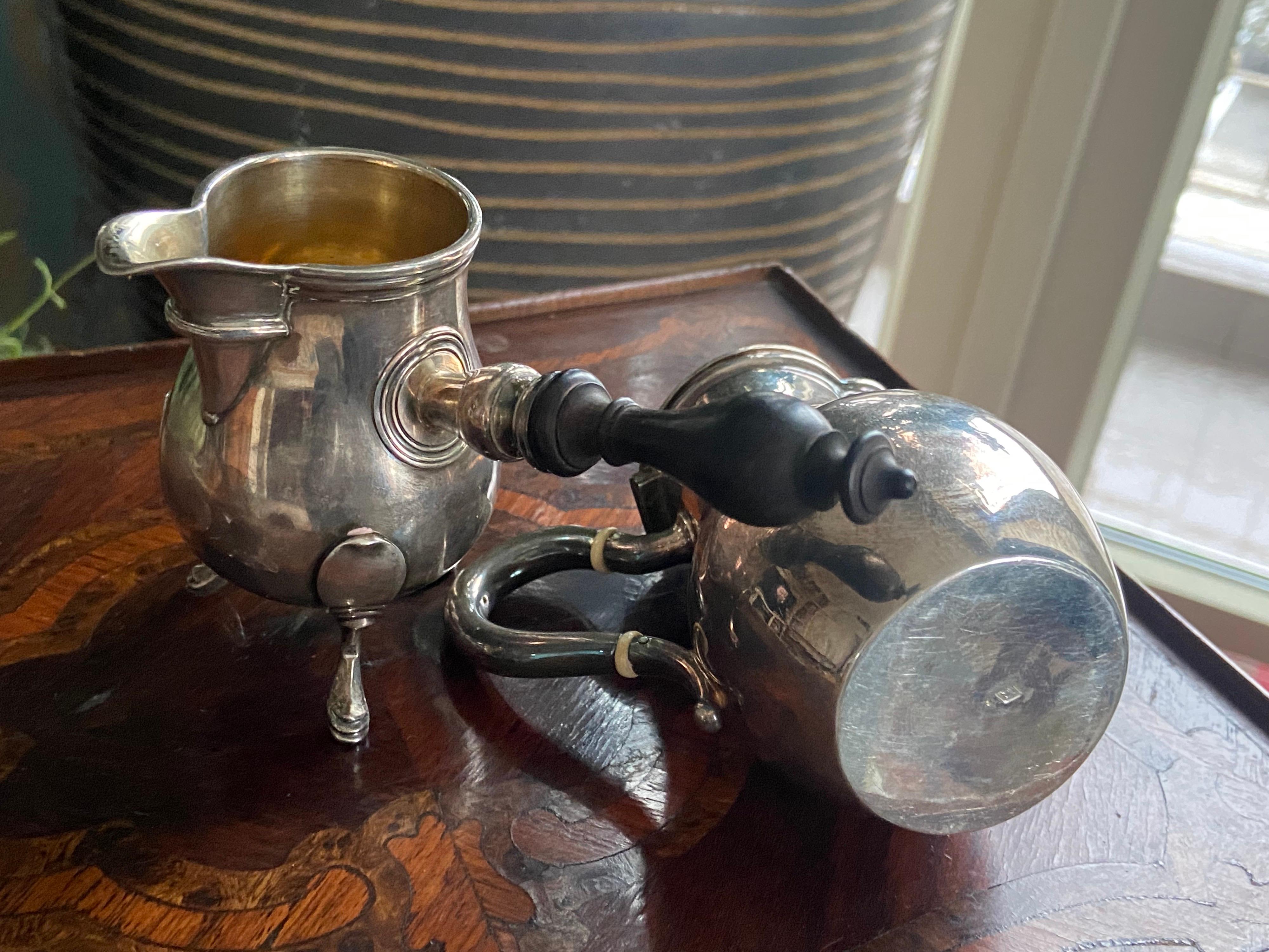 Französisches Set aus Kaffee- oder Teekanne und Milchkännchen aus Sterlingsilber, 19. Jahrhundert im Angebot 3