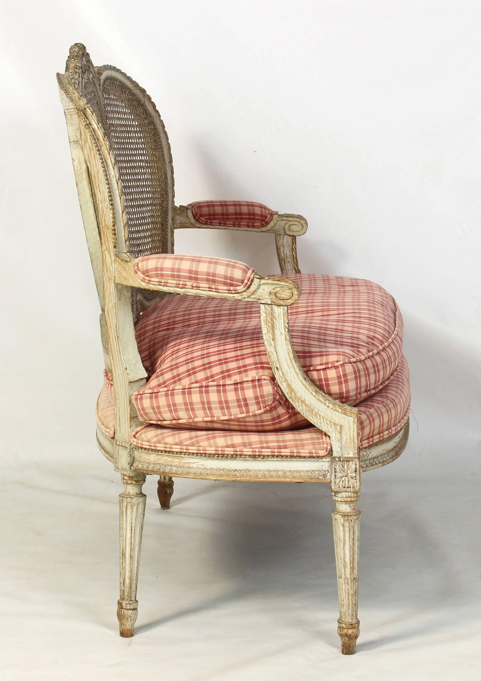 19th Century French Settee In Excellent Condition In Kilmarnock, VA