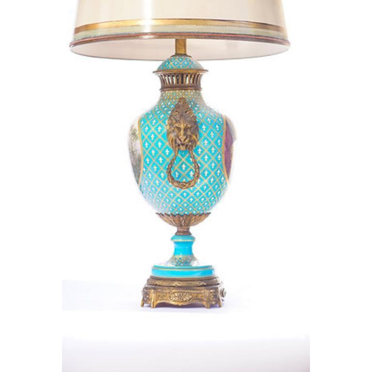 Lámpara francesa del siglo XIX de porcelana pintada y bronce de Sévres Francés en venta