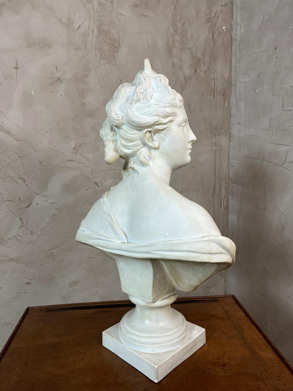 Busto de Diana la cazadora, porcelana francesa de Sevres, S. XIX, 1890 Fines del siglo XIX en venta