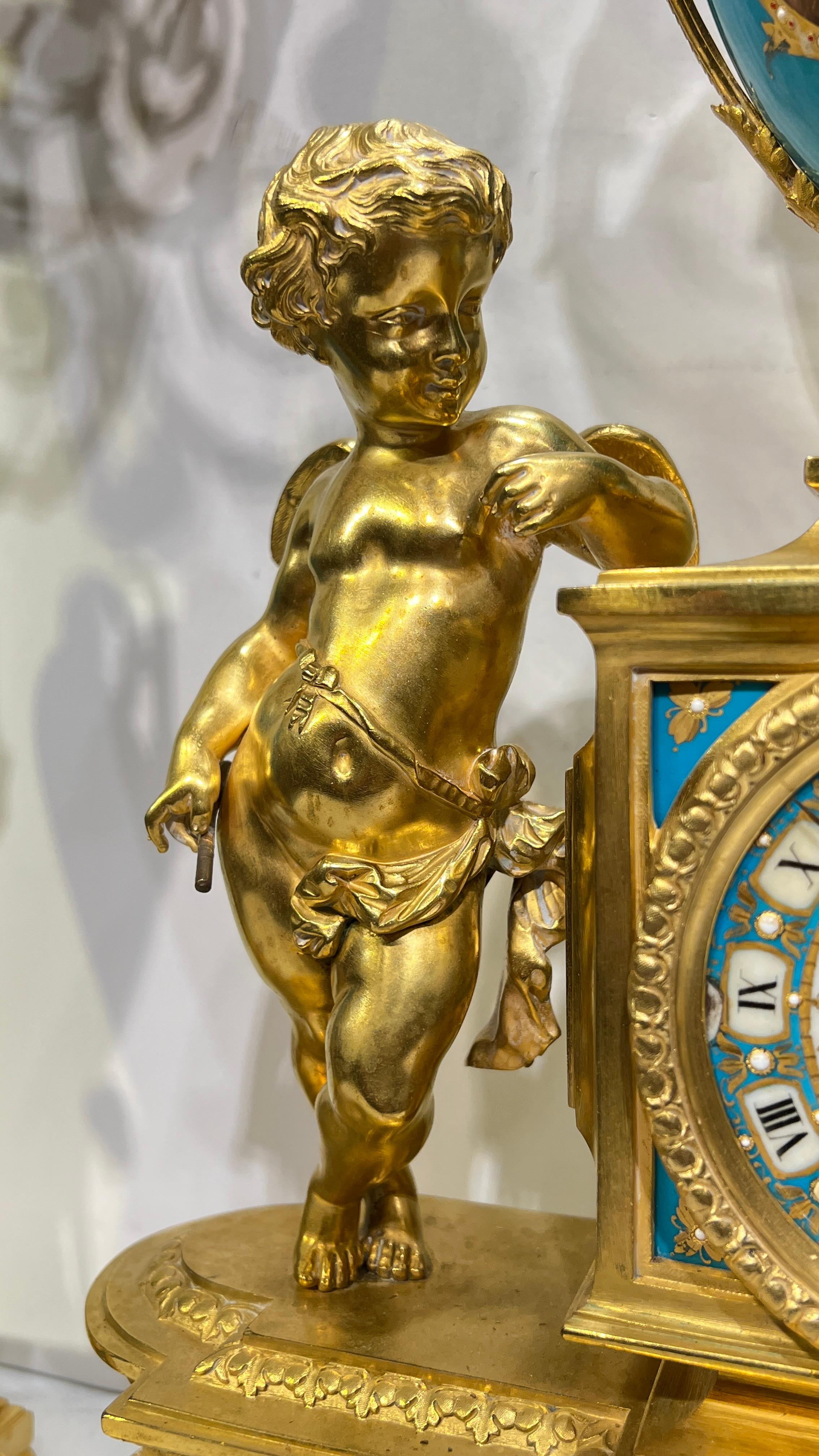 19th Century French Sevres Porcelain Gilt Bronze Mantel Clock and Candelabra Set im Angebot 3