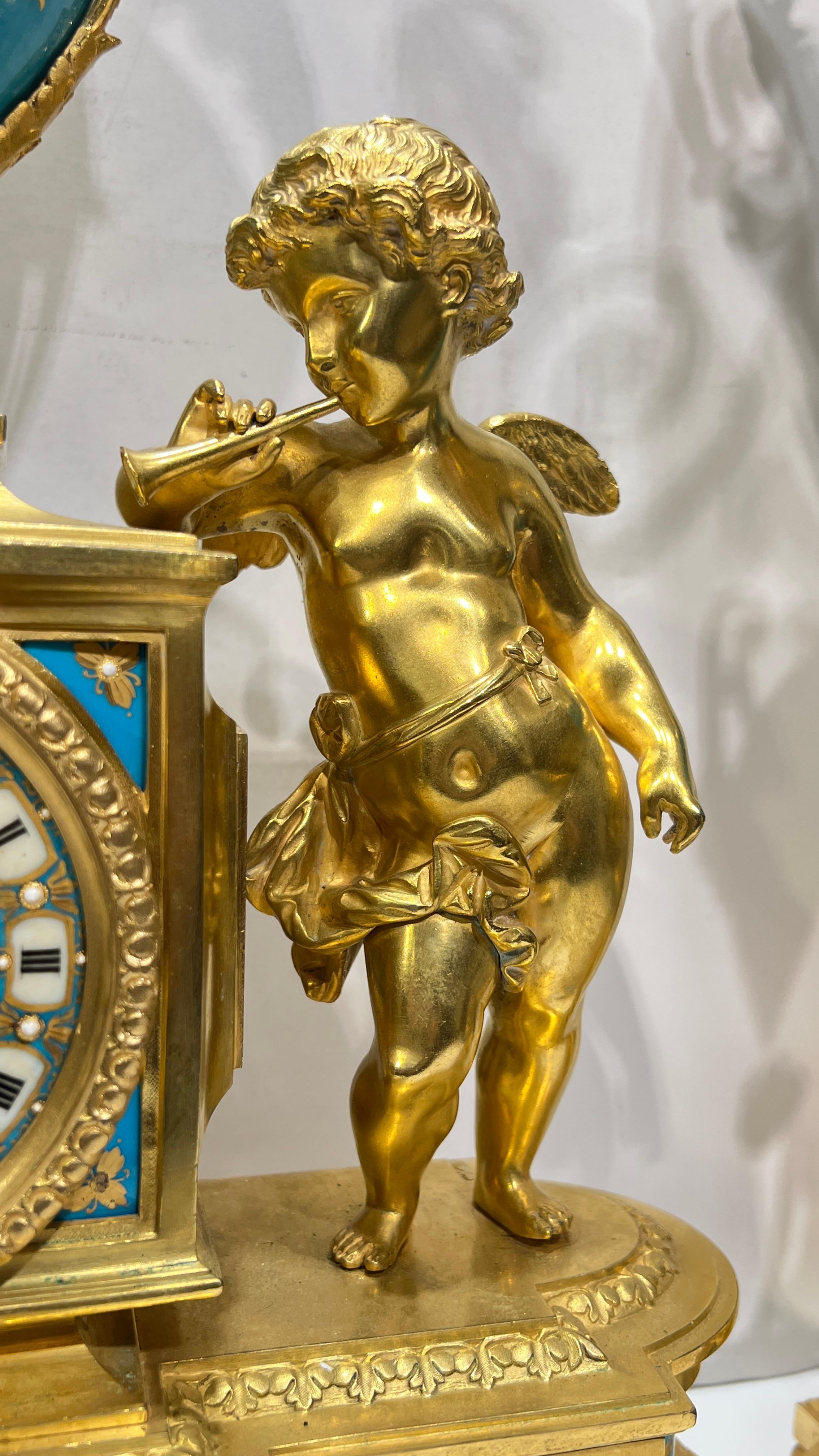 19th Century French Sevres Porcelain Gilt Bronze Mantel Clock and Candelabra Set im Angebot 4