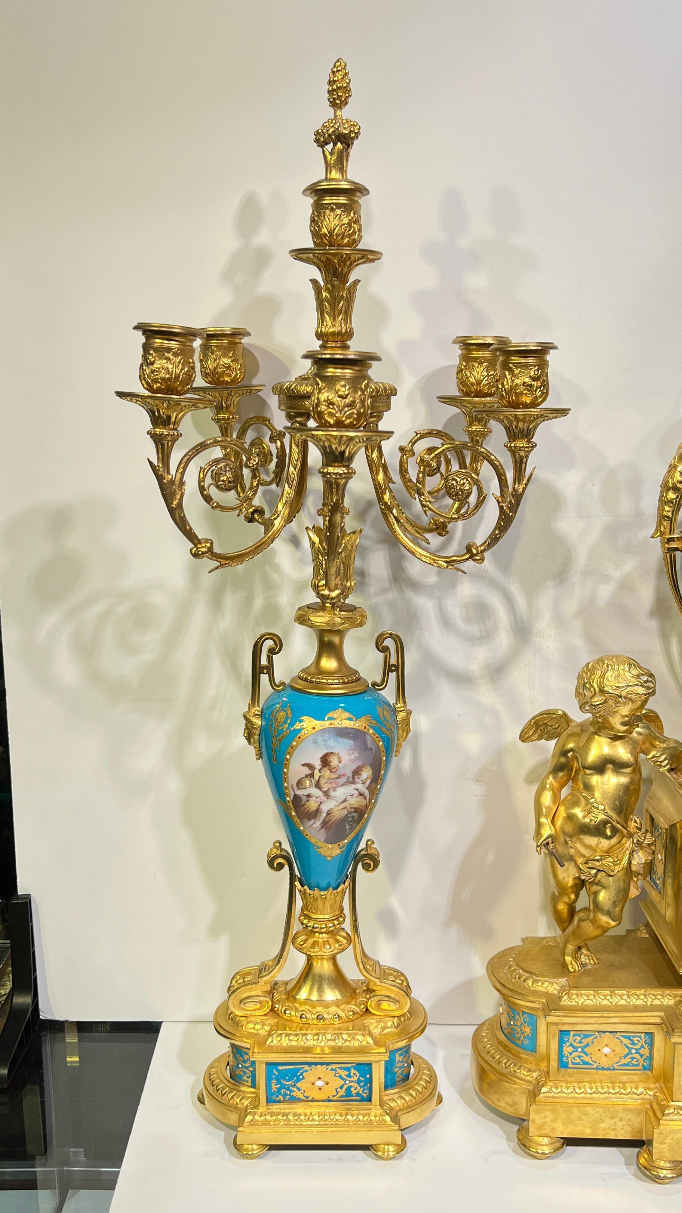 19th Century French Sevres Porcelain Gilt Bronze Mantel Clock and Candelabra Set (Vergoldet) im Angebot