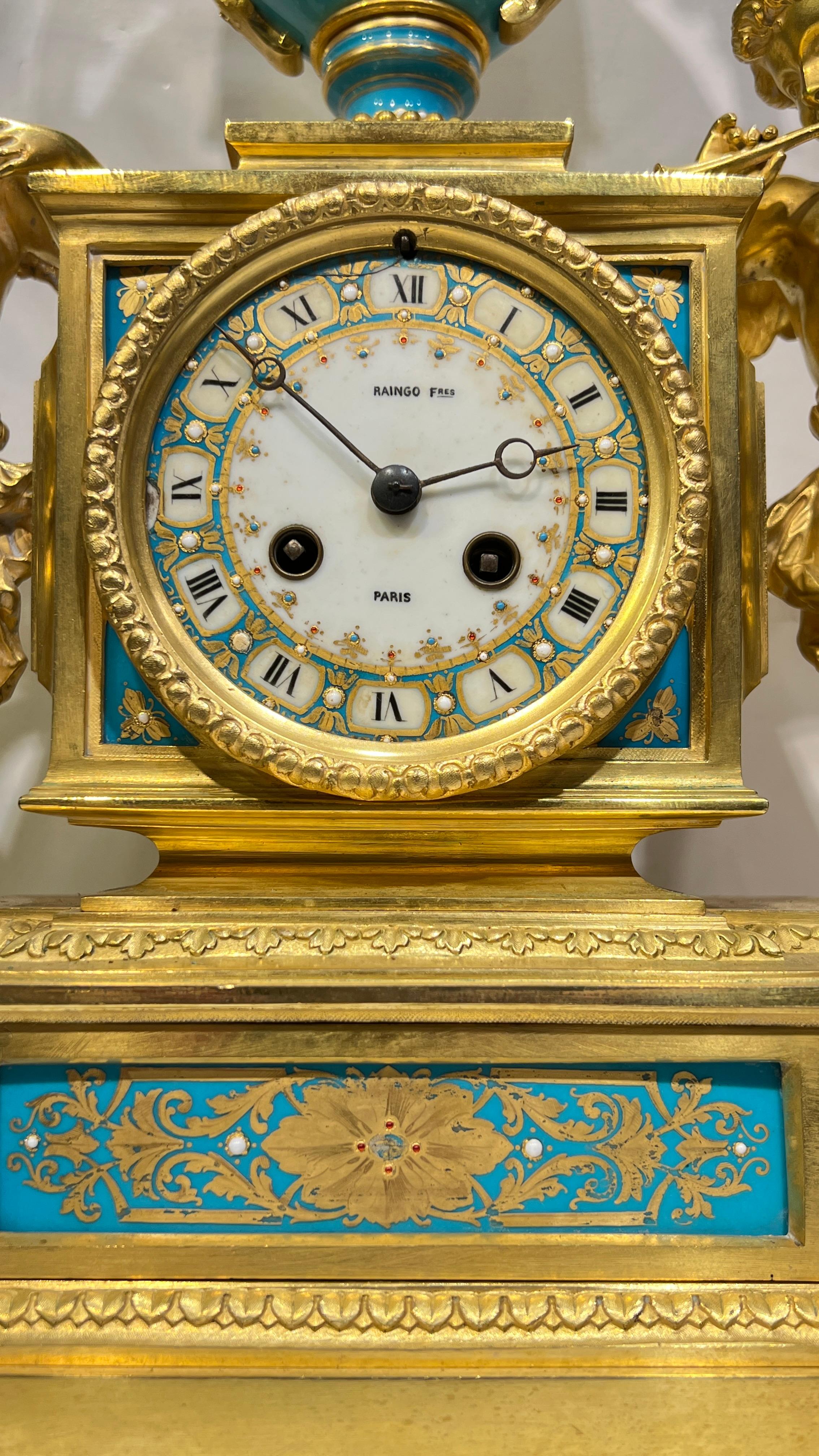 19th Century French Sevres Porcelain Gilt Bronze Mantel Clock and Candelabra Set im Angebot 2