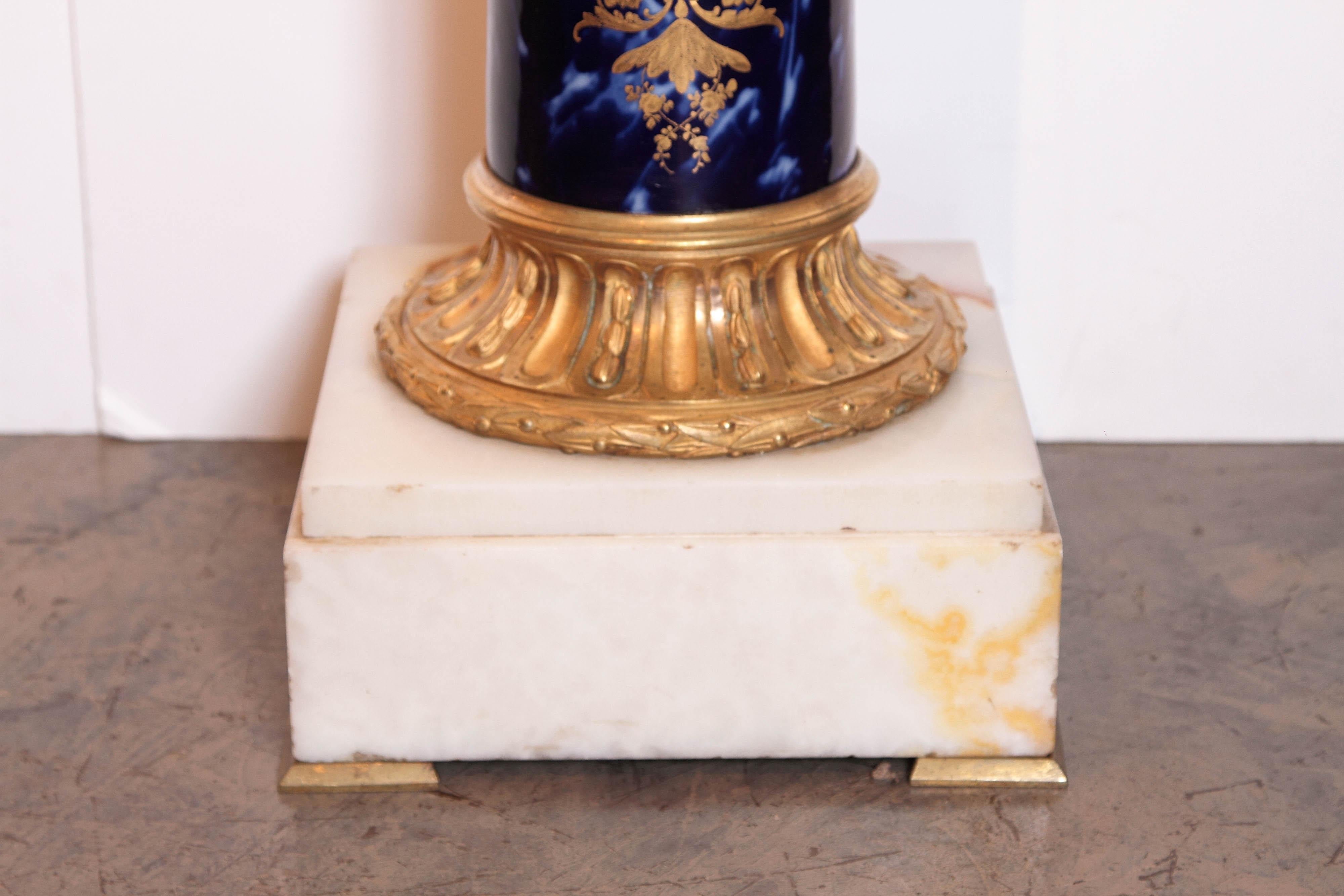 19th Century French Sèvres Porcelain Pedestal In Good Condition For Sale In Dallas, TX