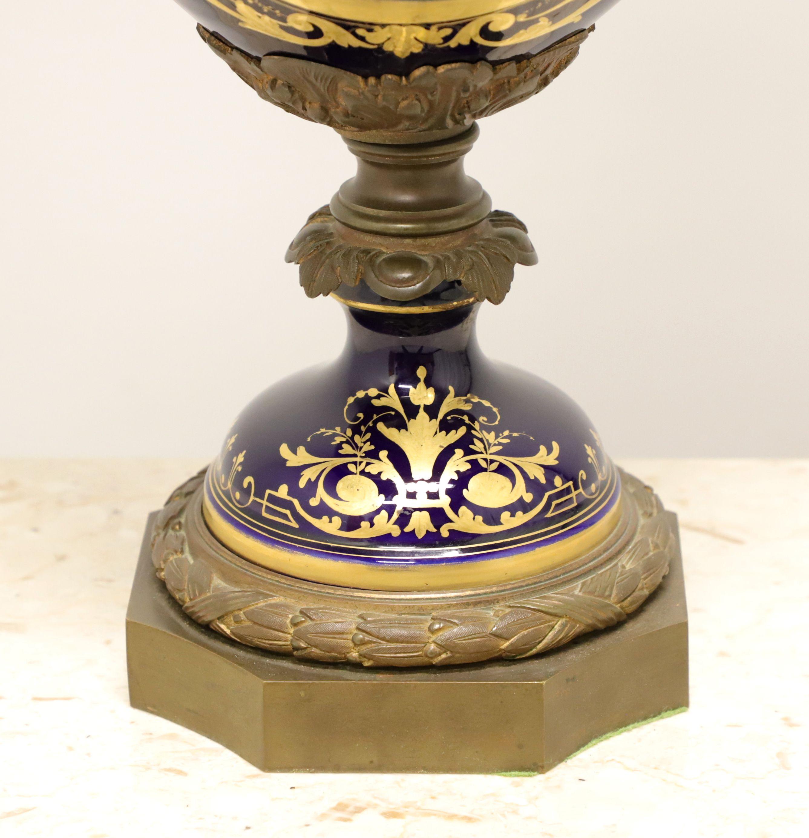 19th Century French Sevres Porcelain with Bronze Ormolu Mounted as a Table Lamp For Sale 5