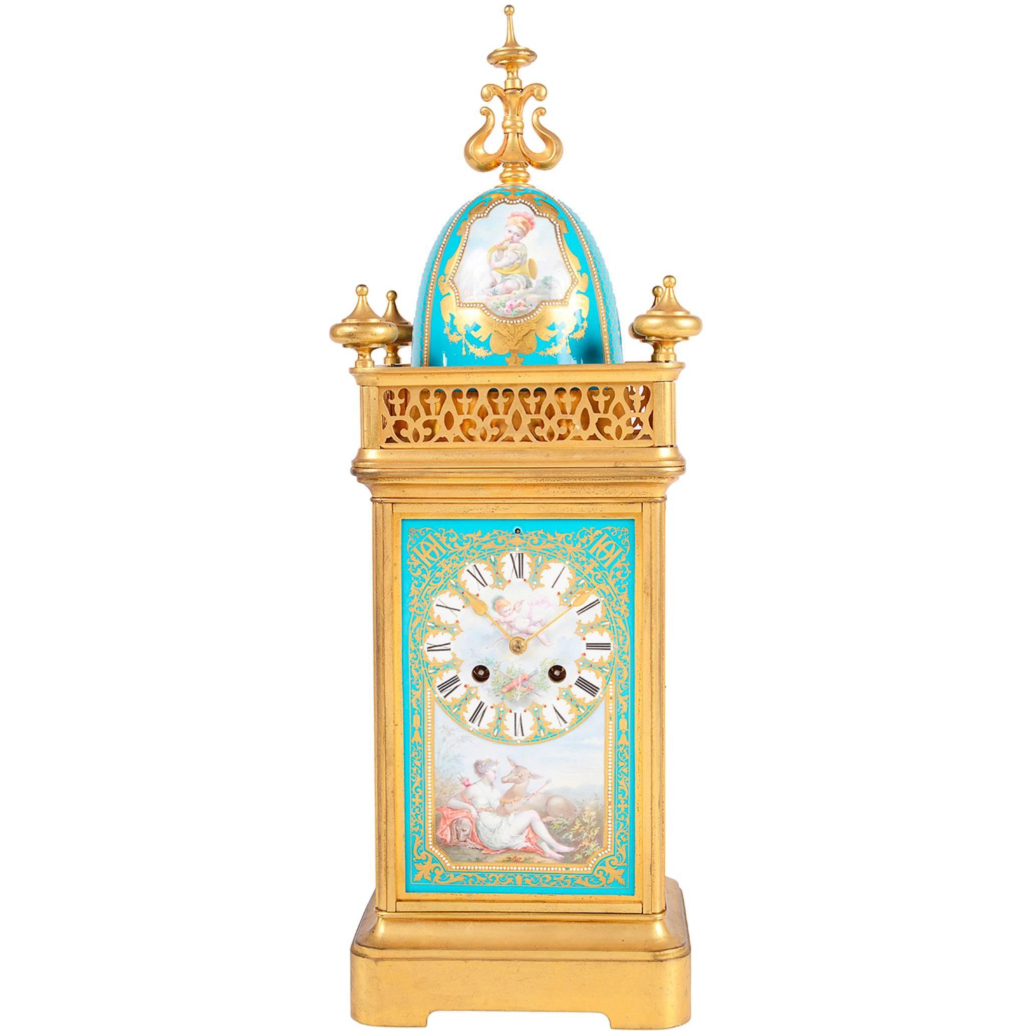 Horloge de cheminée du 19ème siècle de style Sèvres en vente