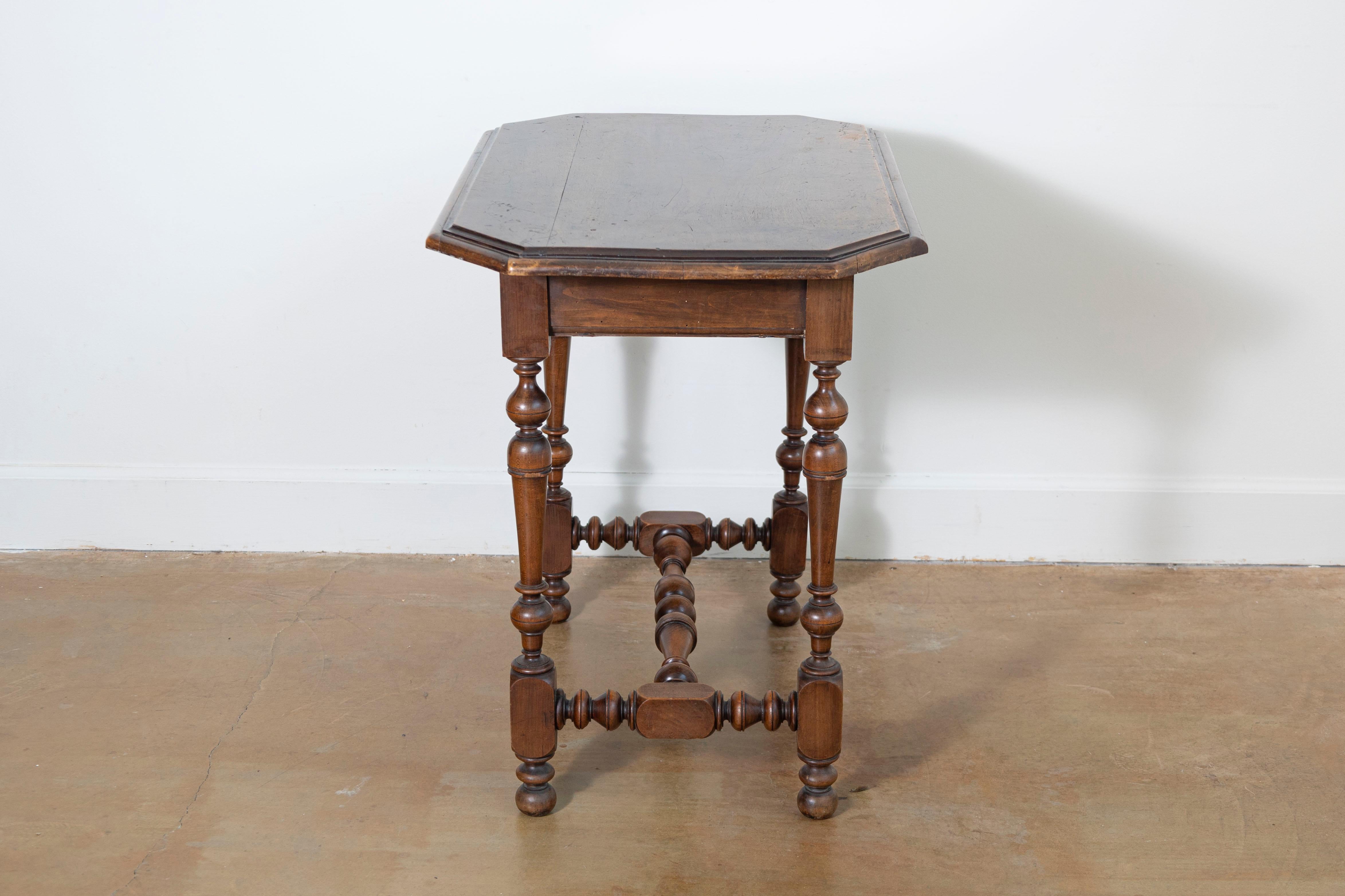 Table d'appoint française du 19e siècle Bon état - En vente à Atlanta, GA