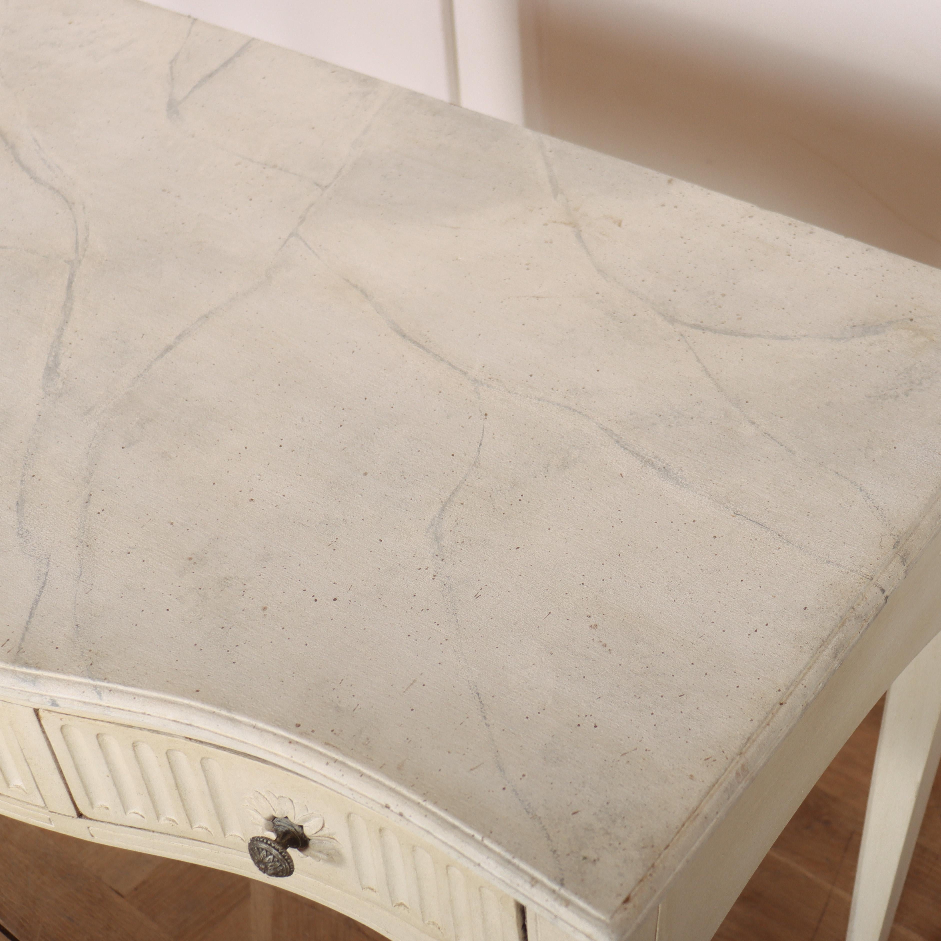 Table d'appoint française du 19e siècle en vente 2