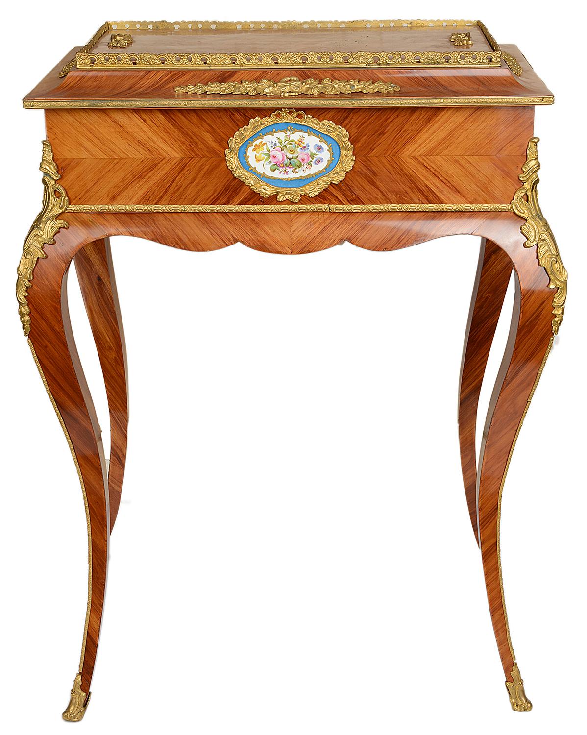 Louis XVI Table d'appoint ou jardinière française du XIXe siècle en vente