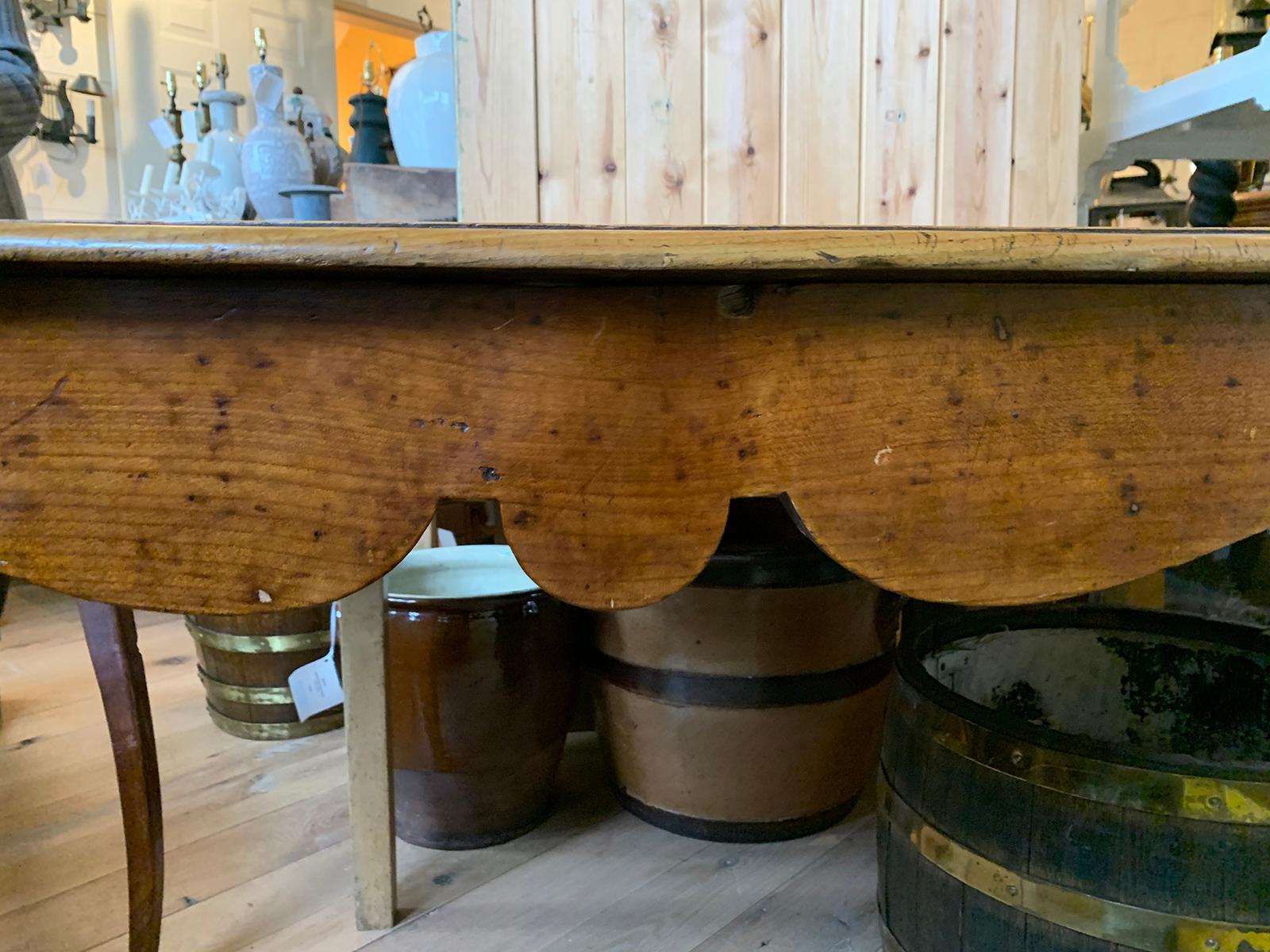 19th Century French Side Table with Scalloped Apron, Cabriole Legs 2