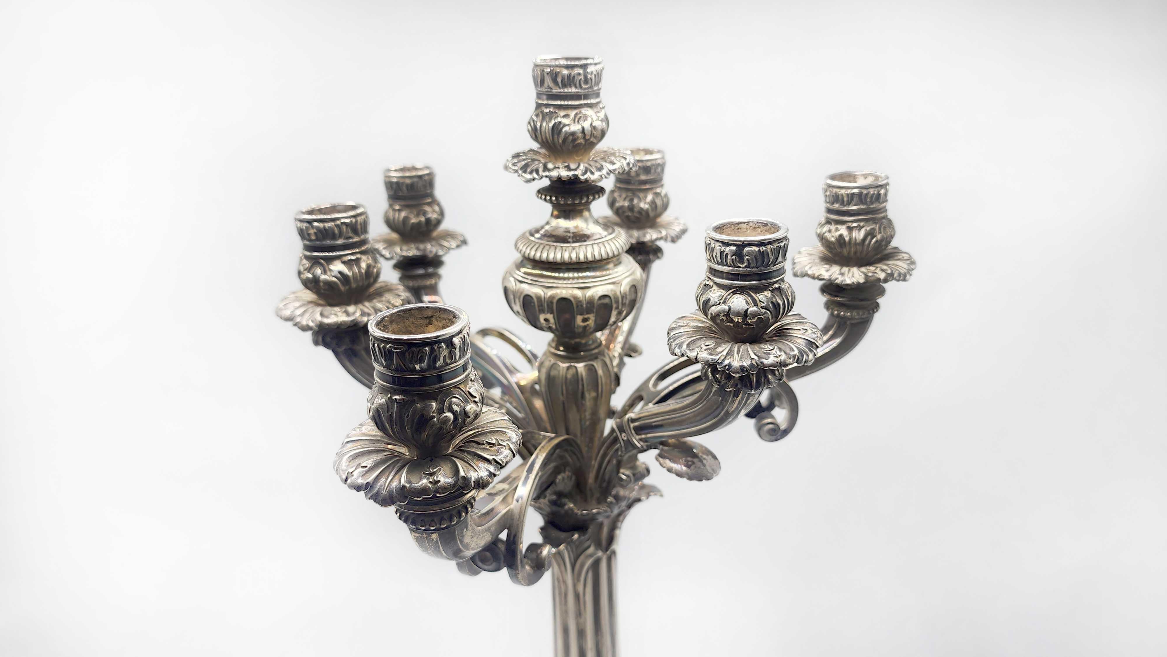Candelieri d'argento francesi del XIX secolo in vendita 2