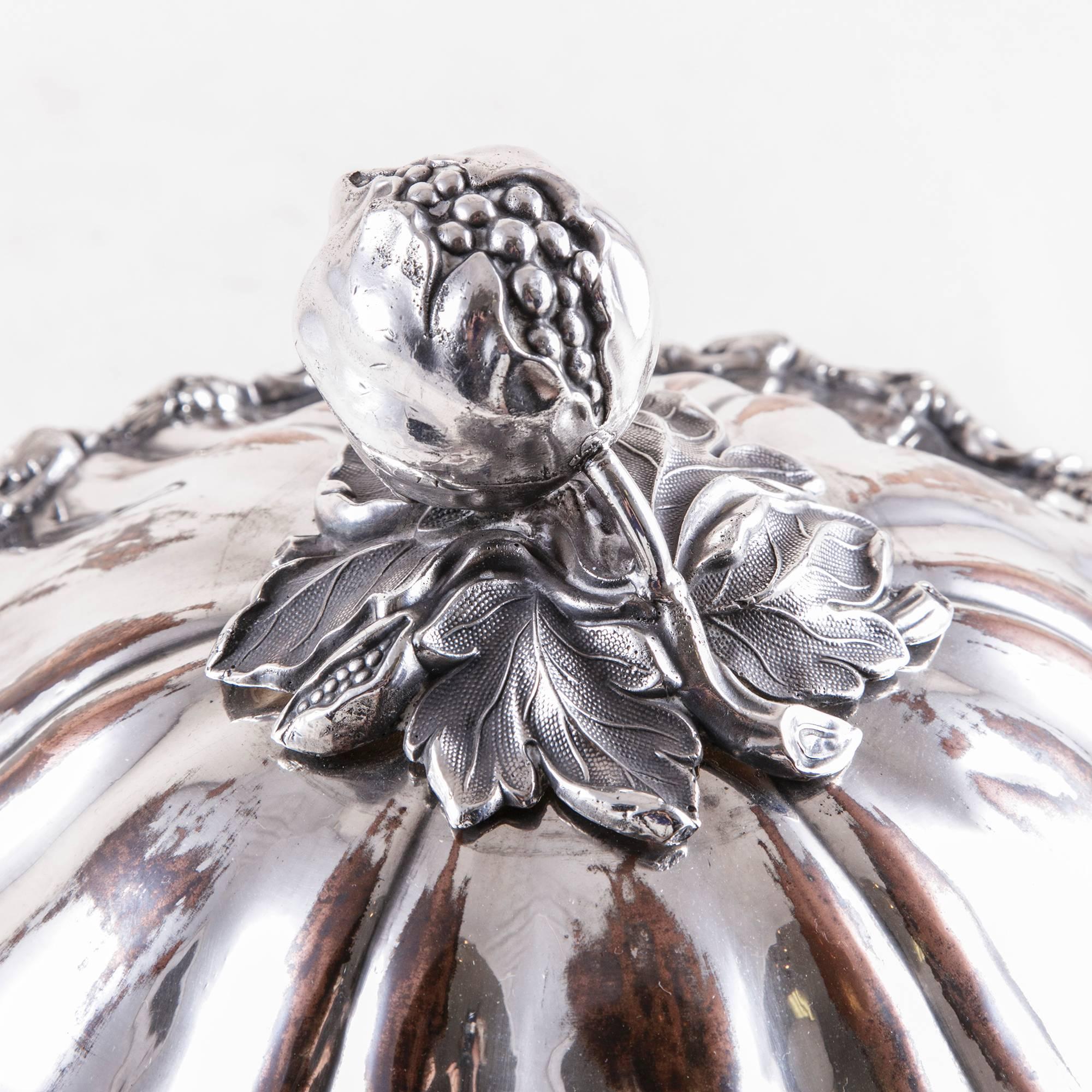 19th Century French Silver Hotel Dome Serving Piece Food Warmer Dish Cover In Good Condition For Sale In Fayetteville, AR