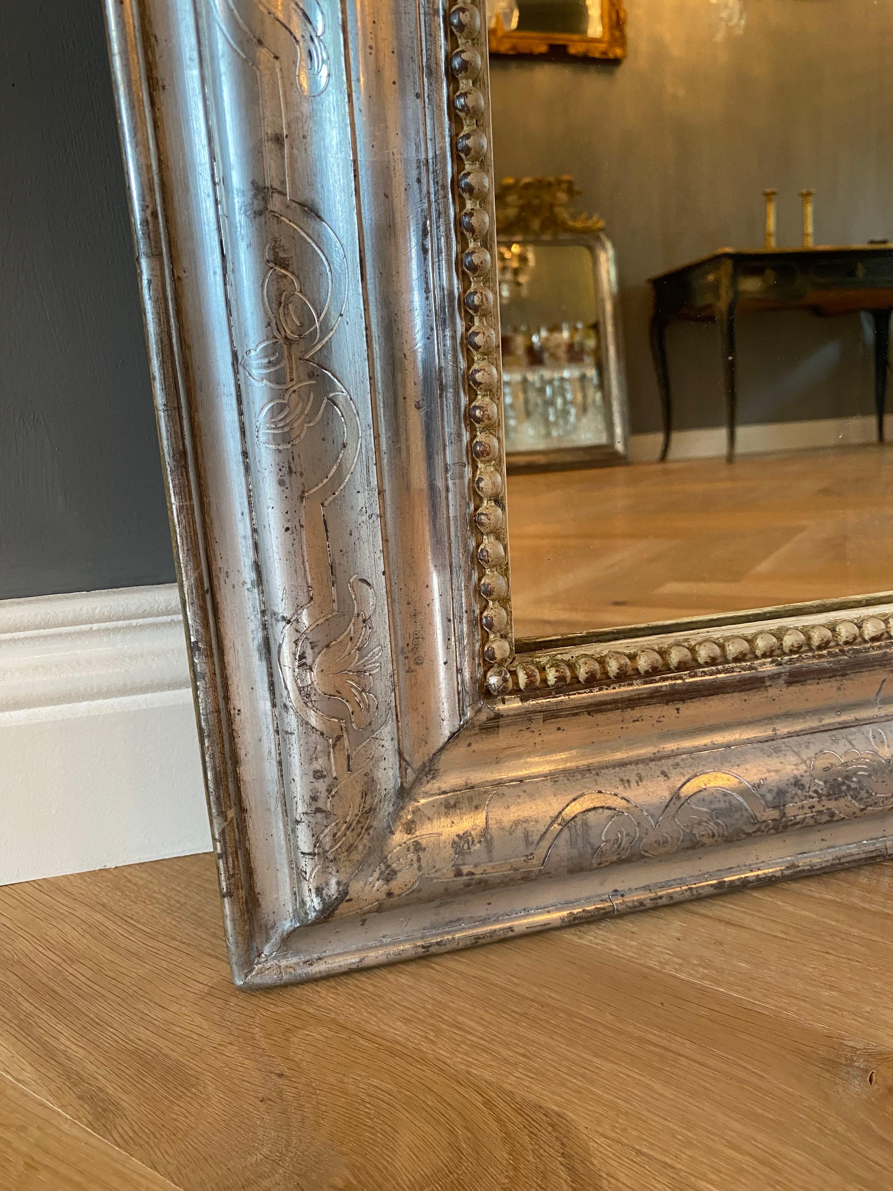 Wood 19th century French silver leaf gilt mirror Louis Philippe For Sale