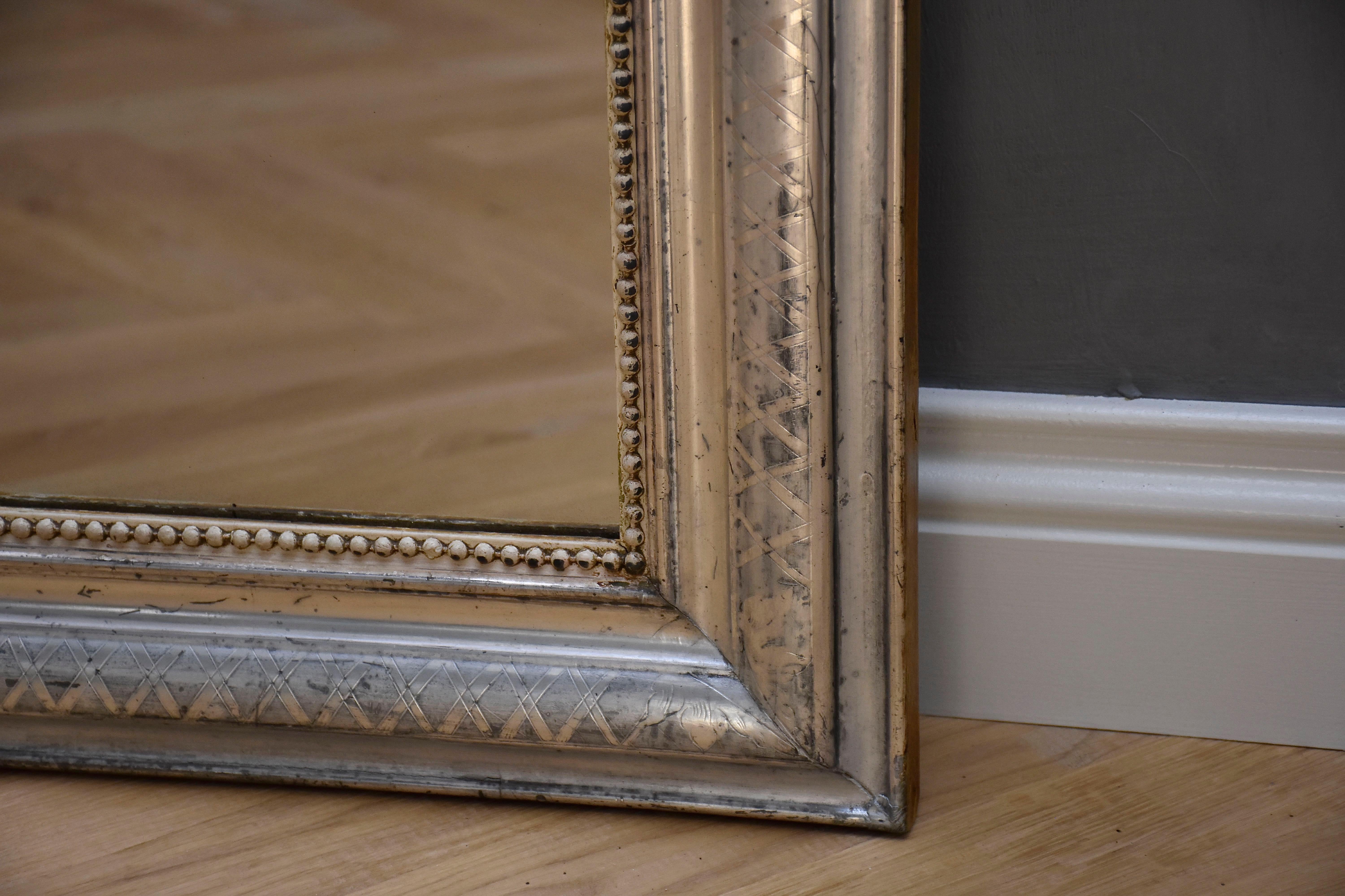 Legno Specchio a foglia d'argento francese del XIX secolo Louis Philippe in vendita