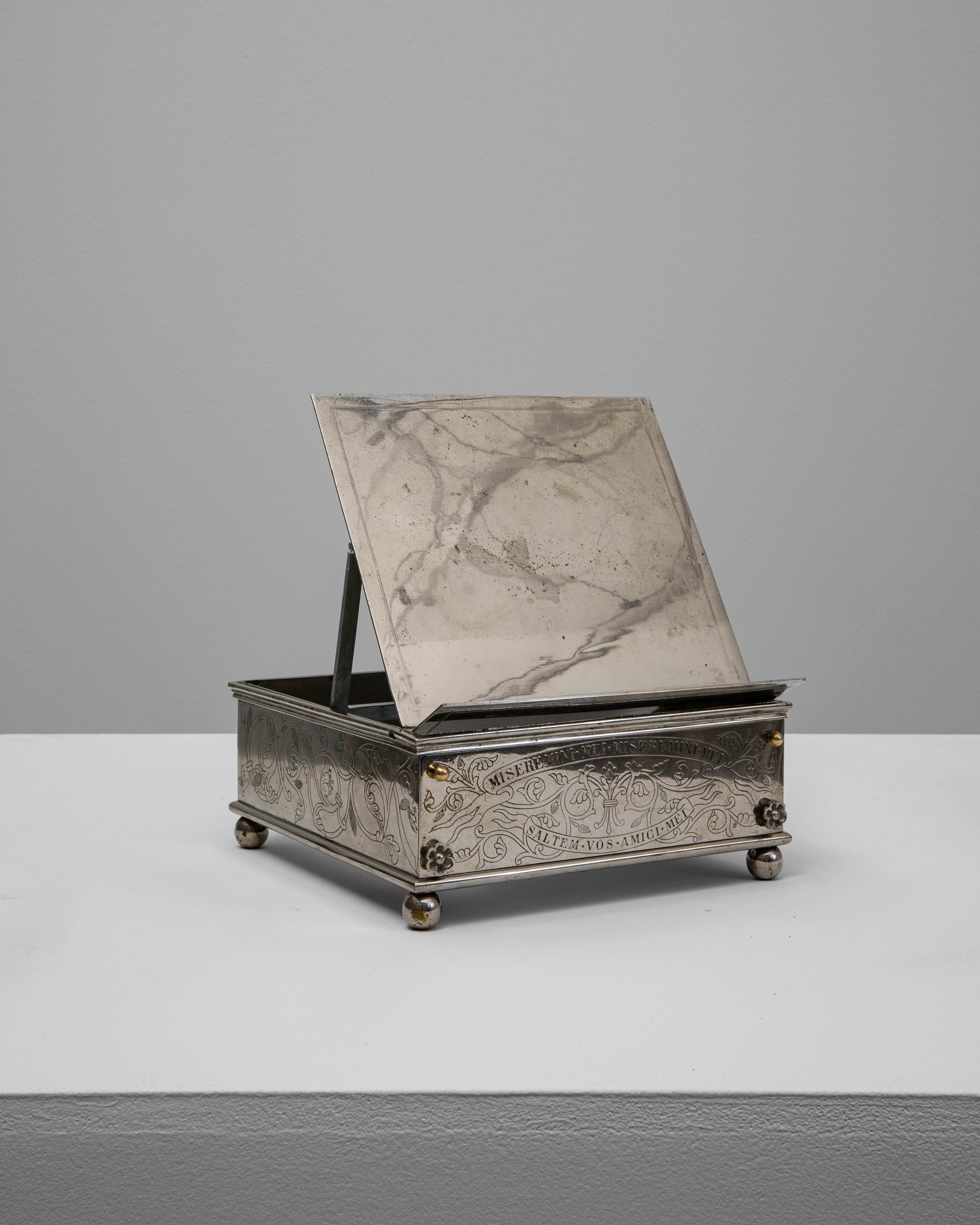 Présentoir à livres en métal argenté français du 19e siècle en vente 1