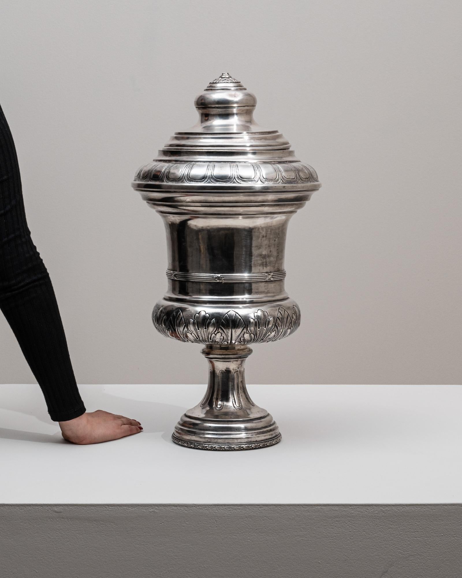 Francese Calice francese del XIX secolo placcato in argento con coperchio in vendita