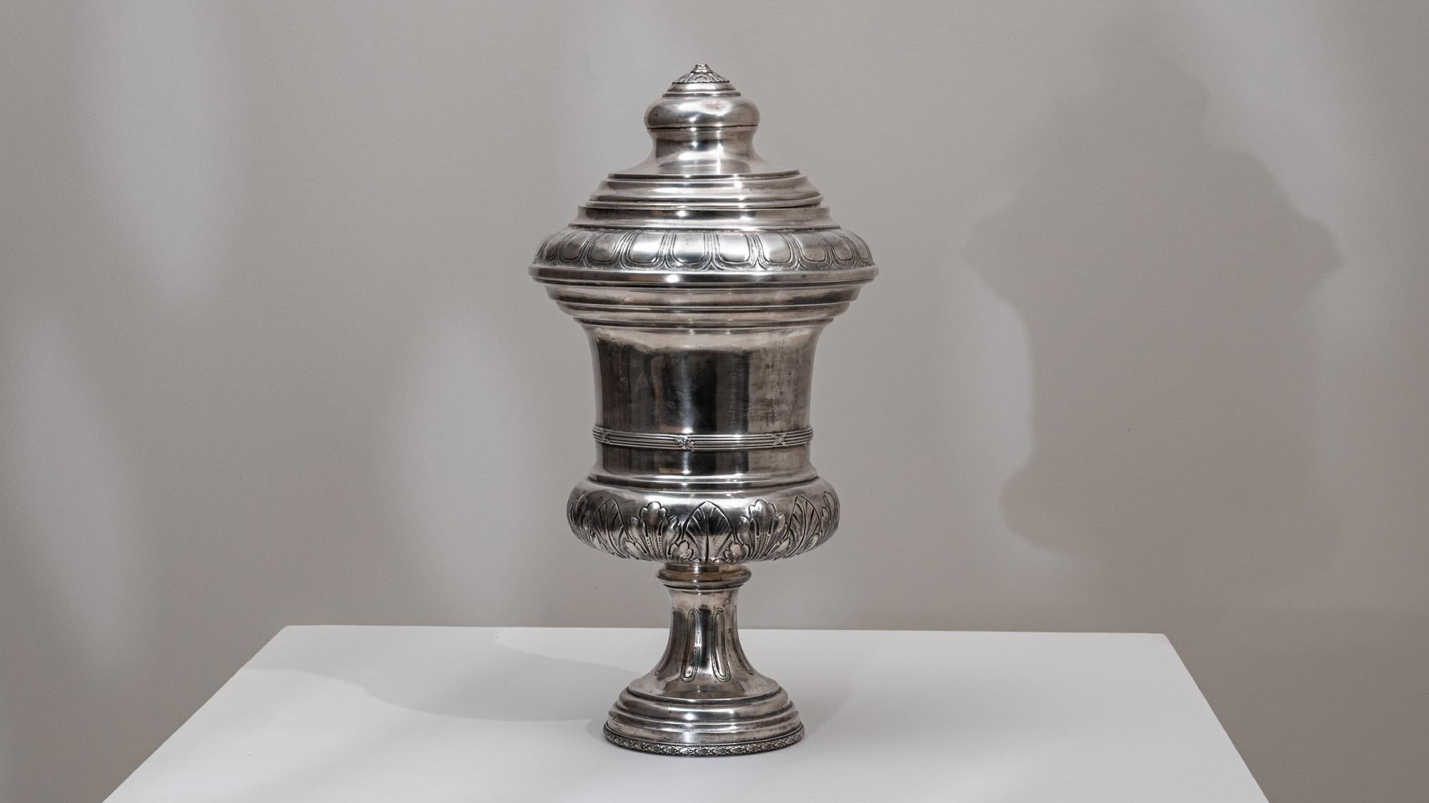 Calice francese del XIX secolo placcato in argento con coperchio in vendita 1