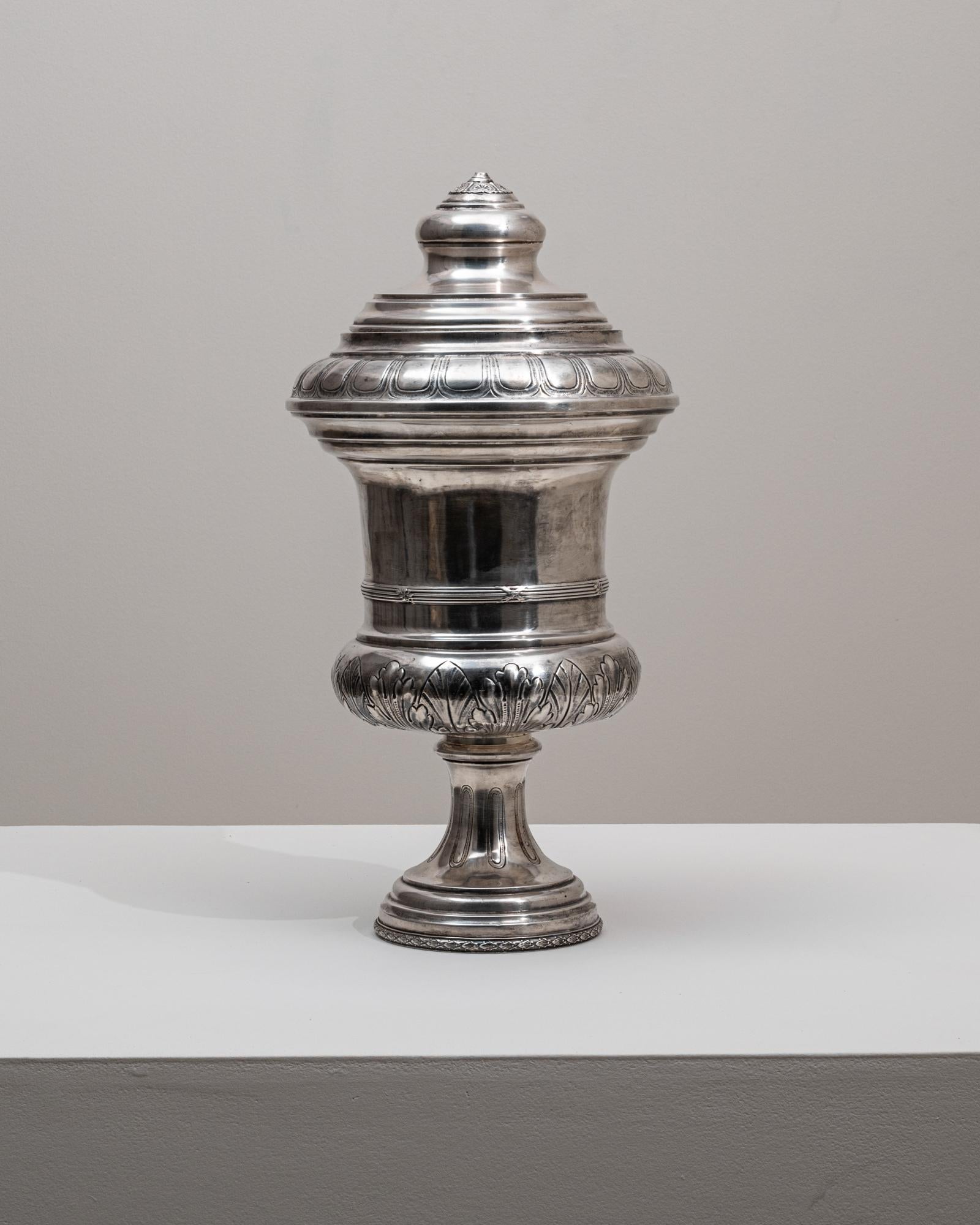 Calice francese del XIX secolo placcato in argento con coperchio in vendita 2