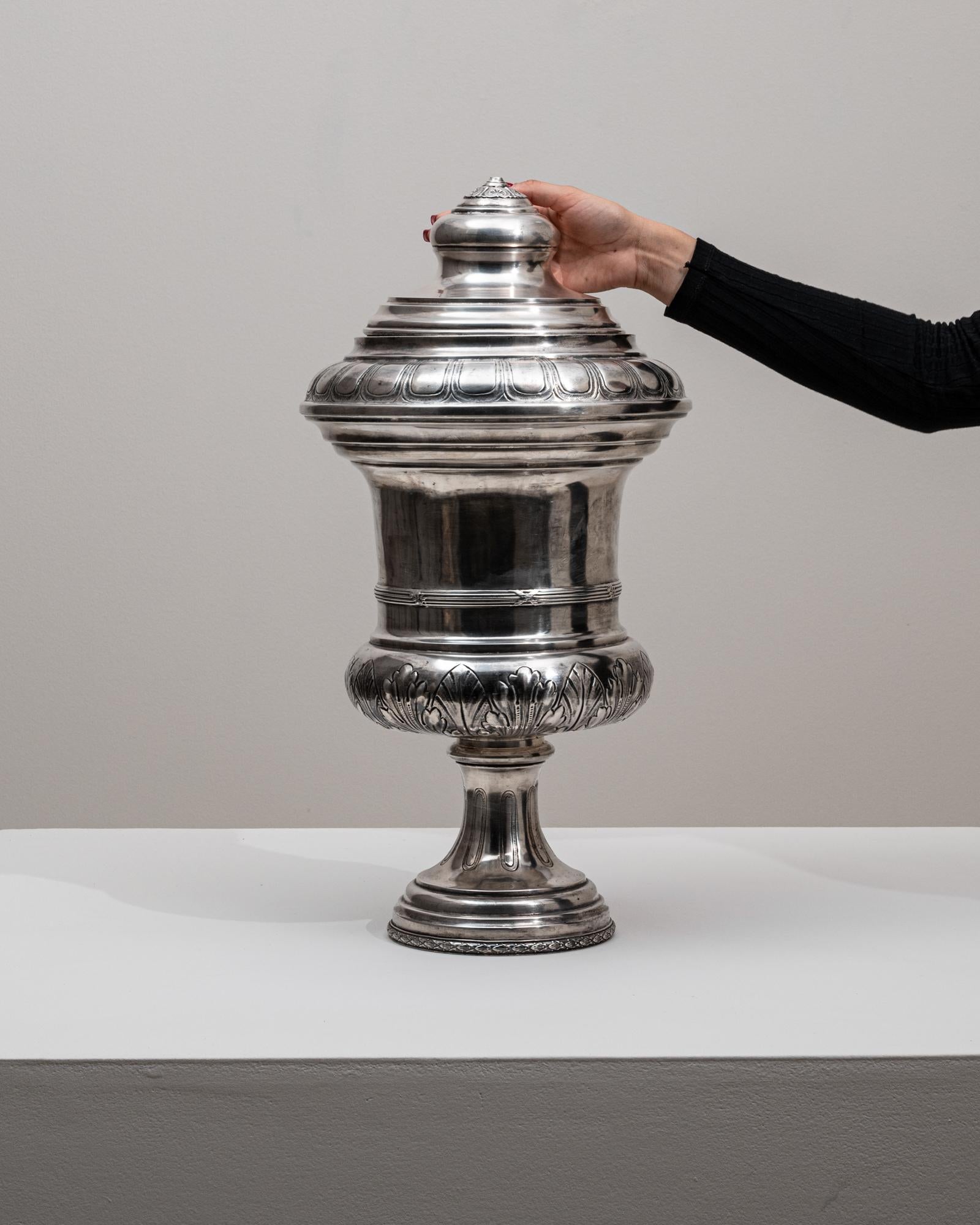 Calice francese del XIX secolo placcato in argento con coperchio in vendita 3