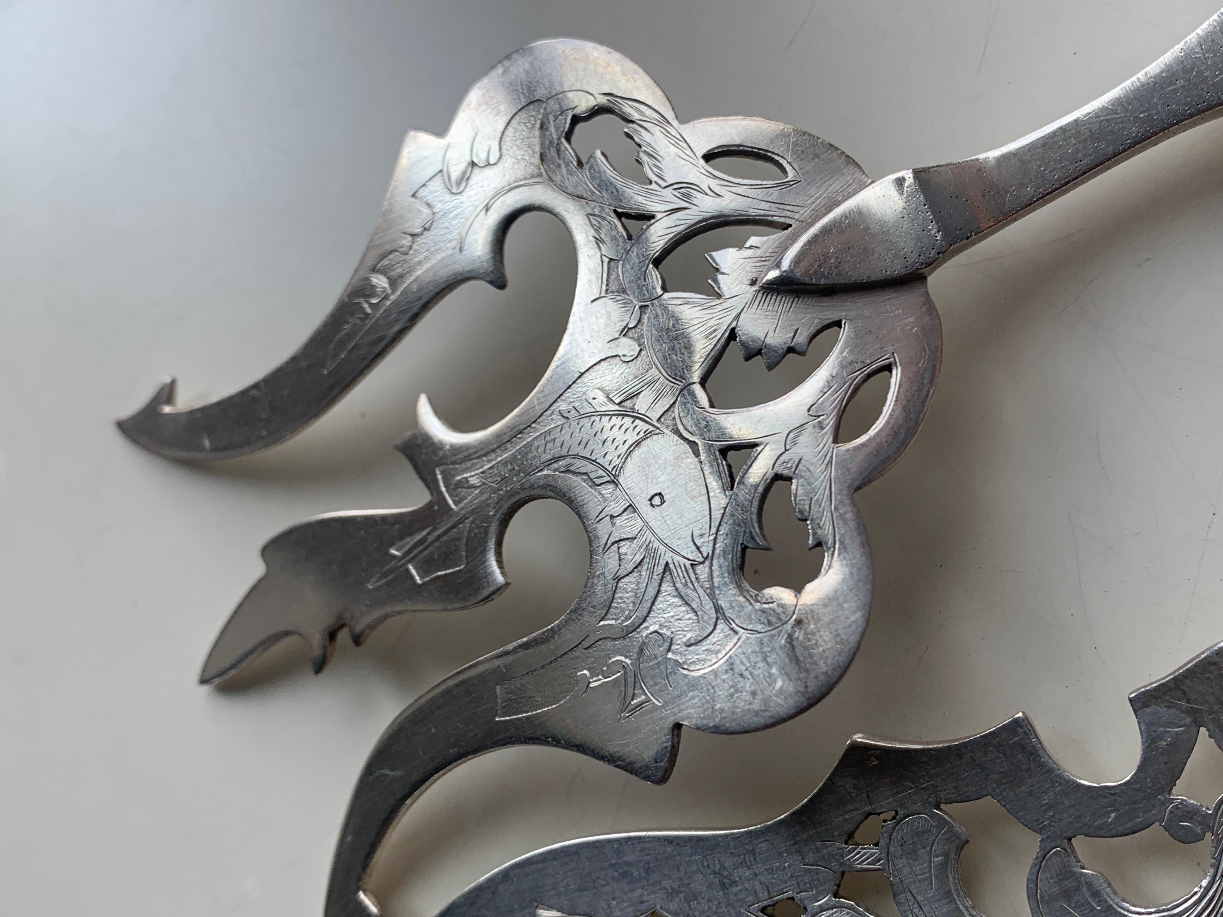 Argento 925 Set da portata francese del XIX secolo in argento decorato con pesci e nastri in vendita