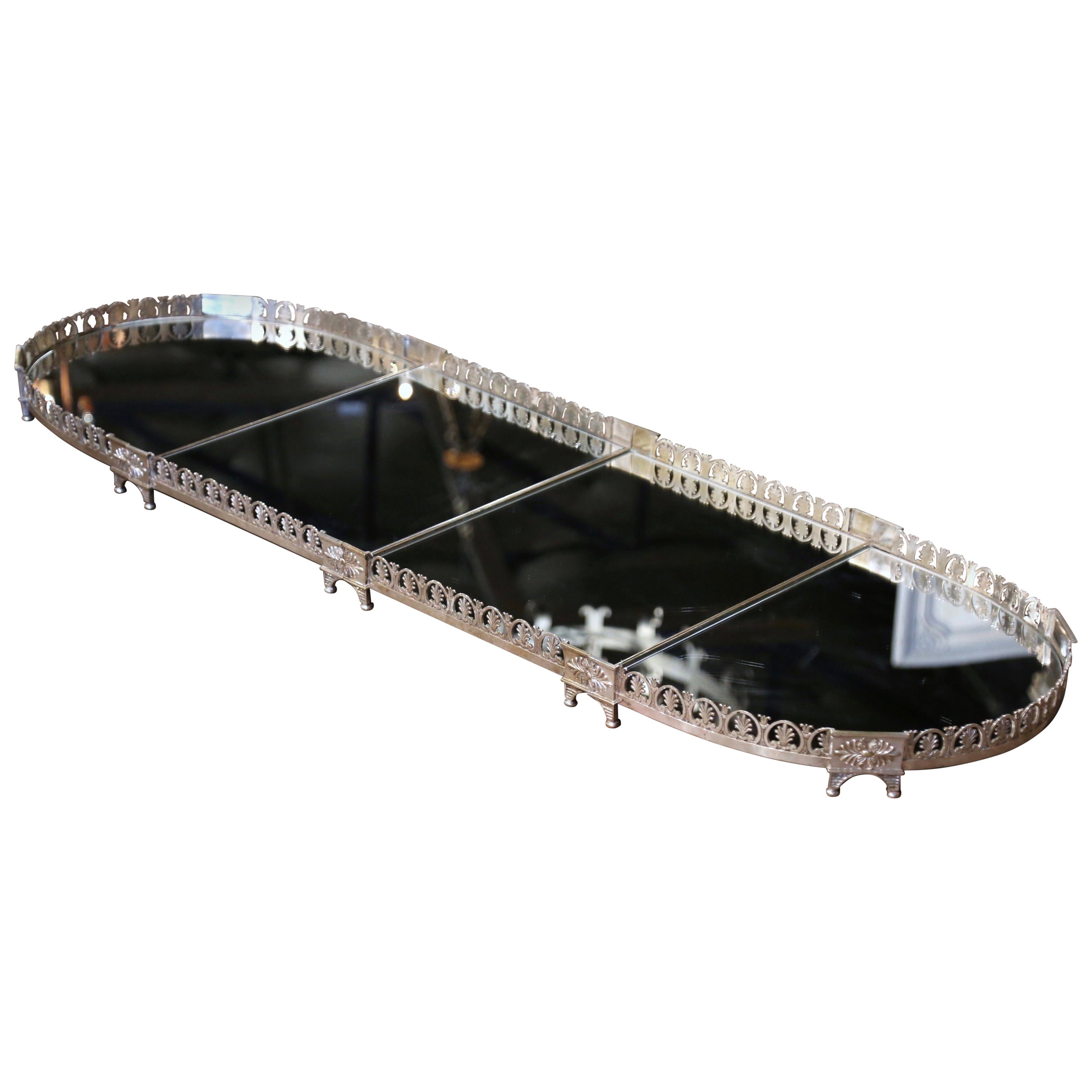 Fourre-tout de table du 19ème siècle en bronze argenté avec miroir