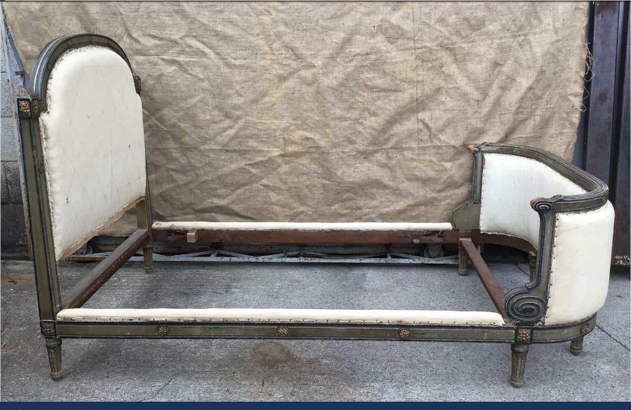 Victorian 19th Century French Single Bed with Its Original Upholstery, 1980s For Sale