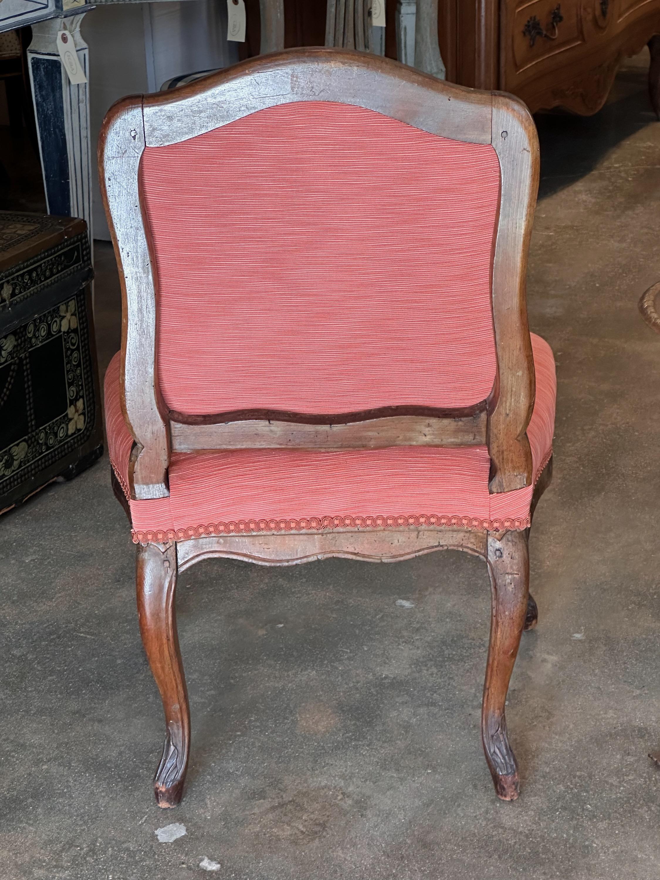 19th Century French Single Louis XV Upholstered Chair For Sale 2
