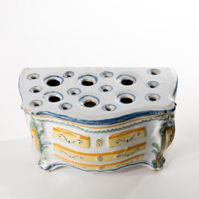19th Century French Slip Glazed Faience Bough Pot For Sale 2