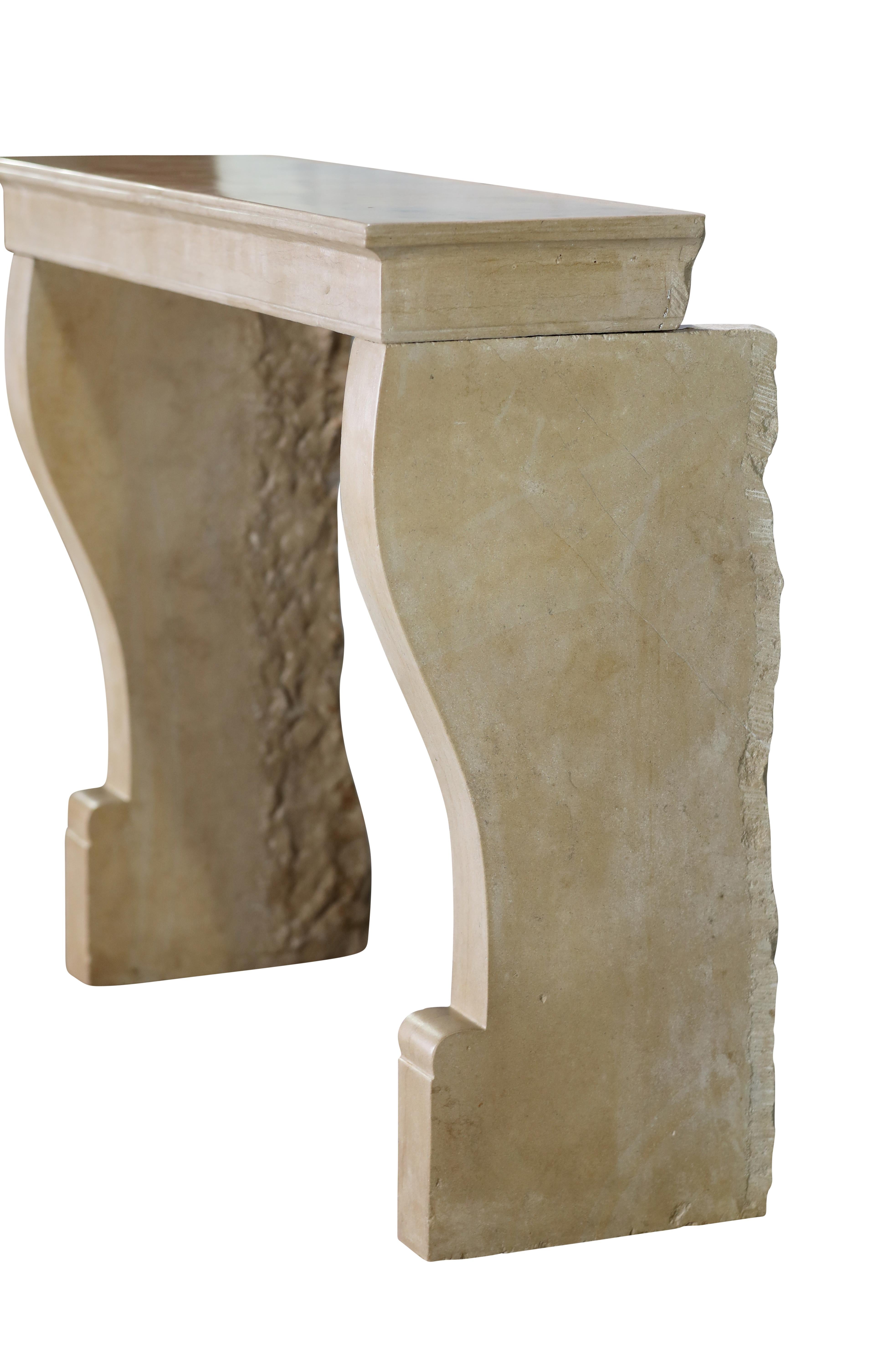 19th Century French Small Fireplace Surround In Light Beige Limestone For Sale 5